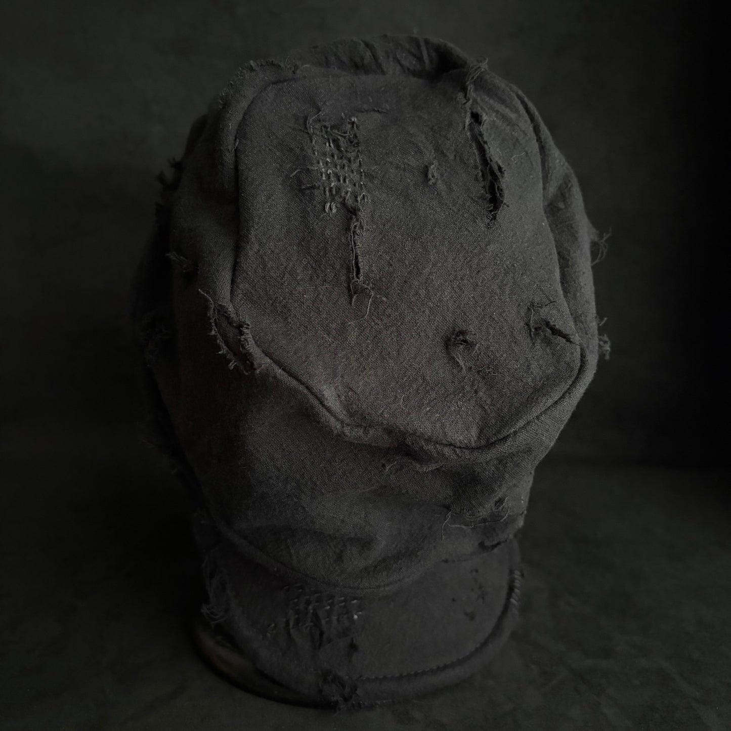 Black cotton linen damage stitch turn cap (brim core)