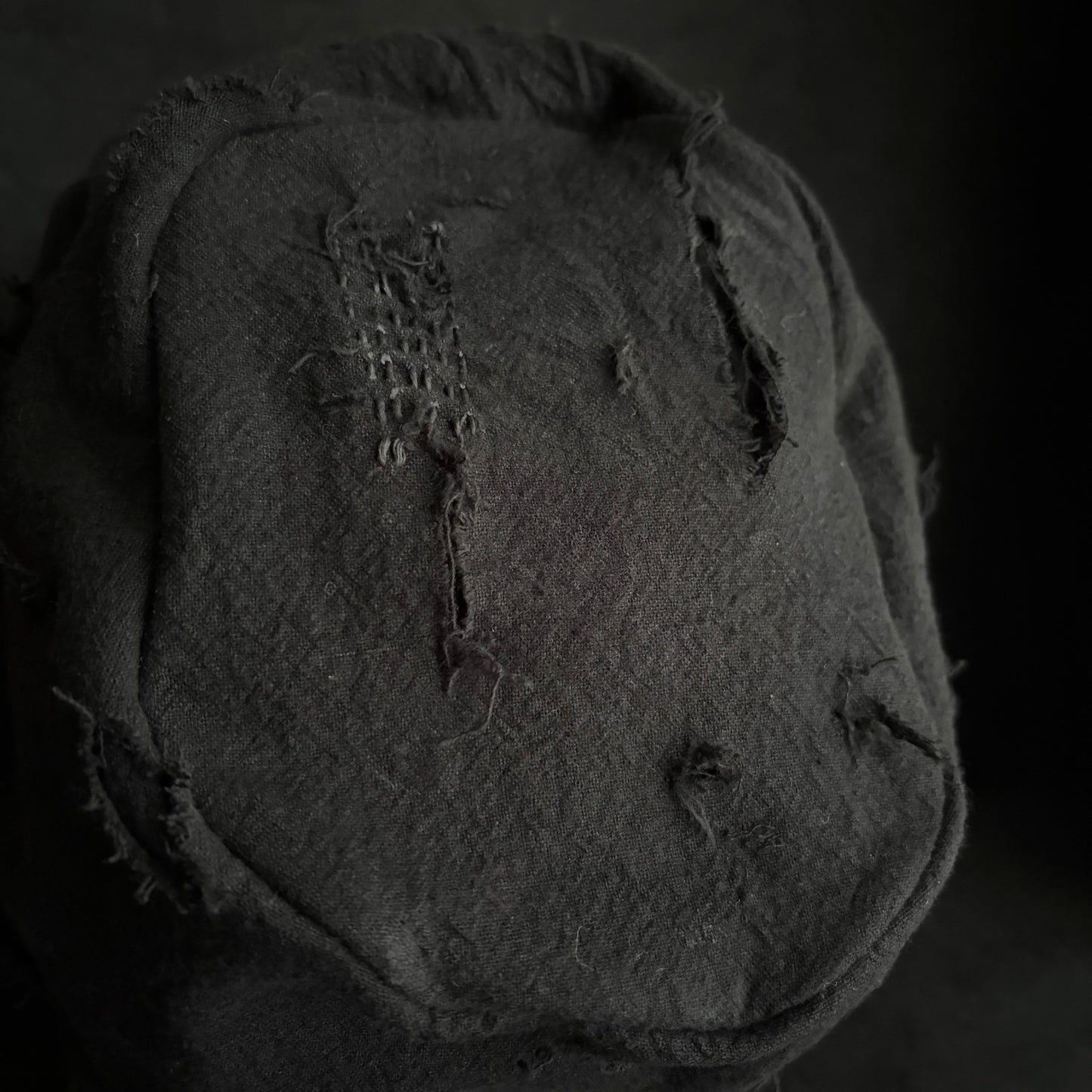 Black cotton linen damage stitch turn cap (brim core)
