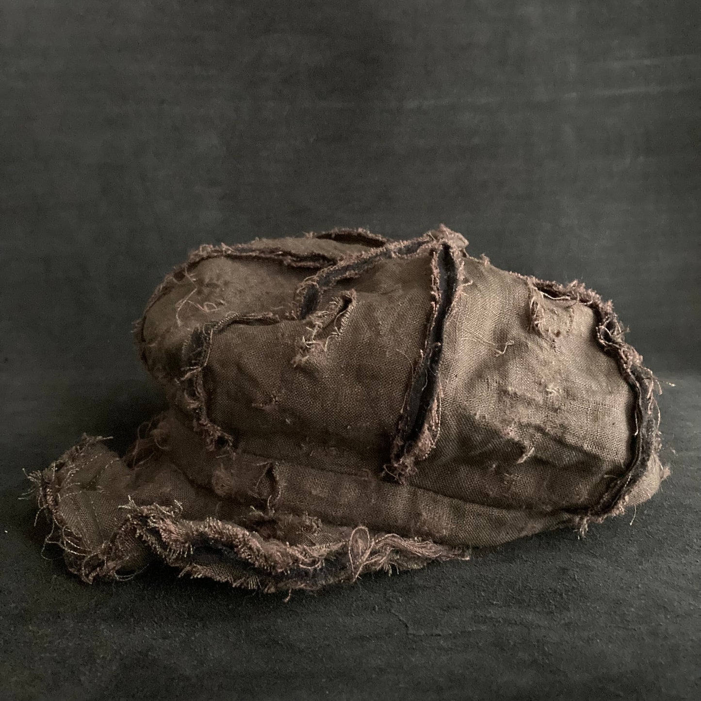 Back side brown khaki linen damage  casquette