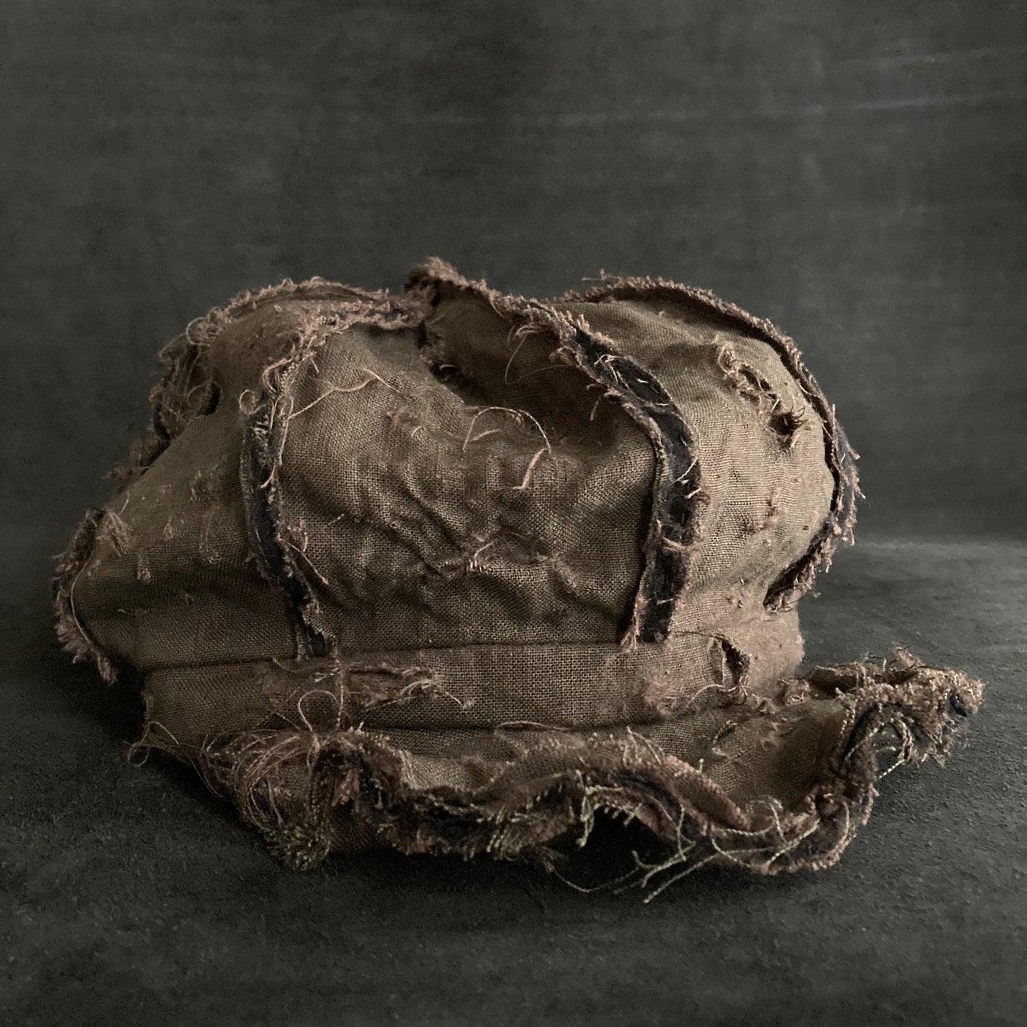 Back side brown khaki linen damage  casquette