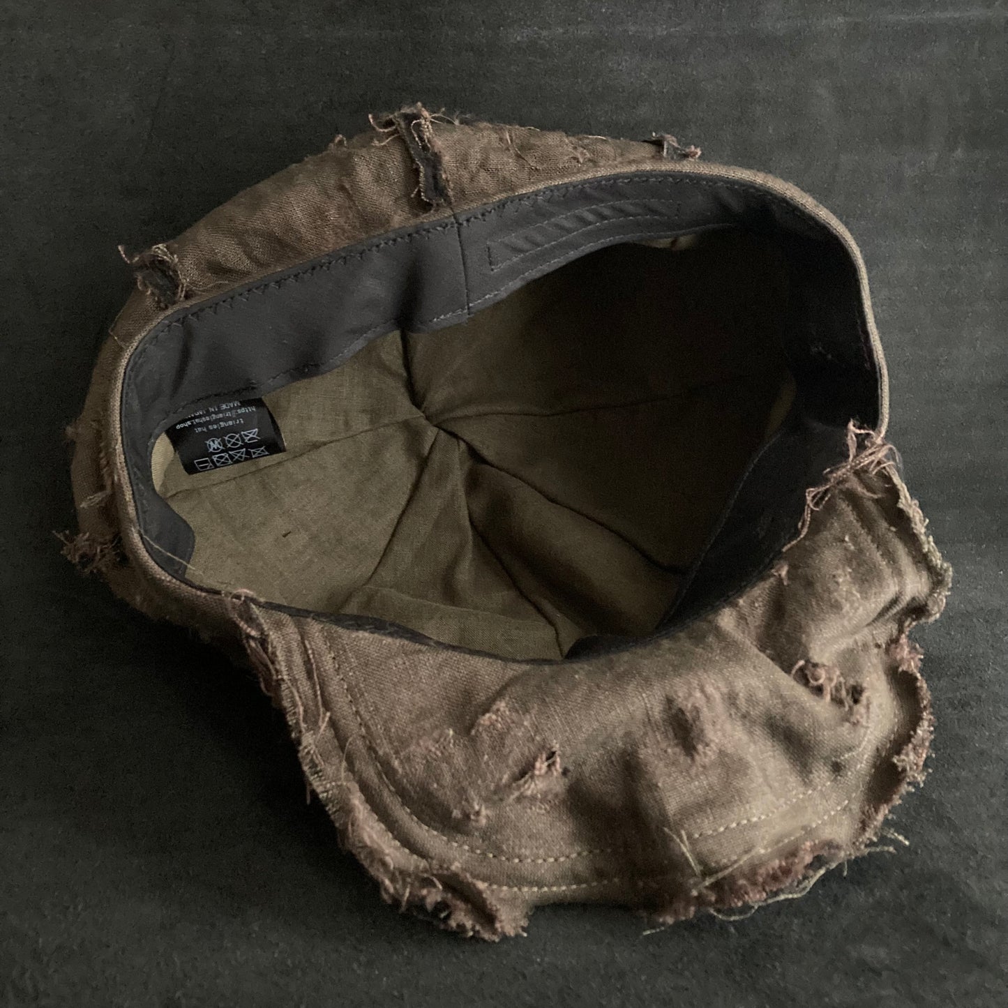 Back side brown khaki linen damage  casquette