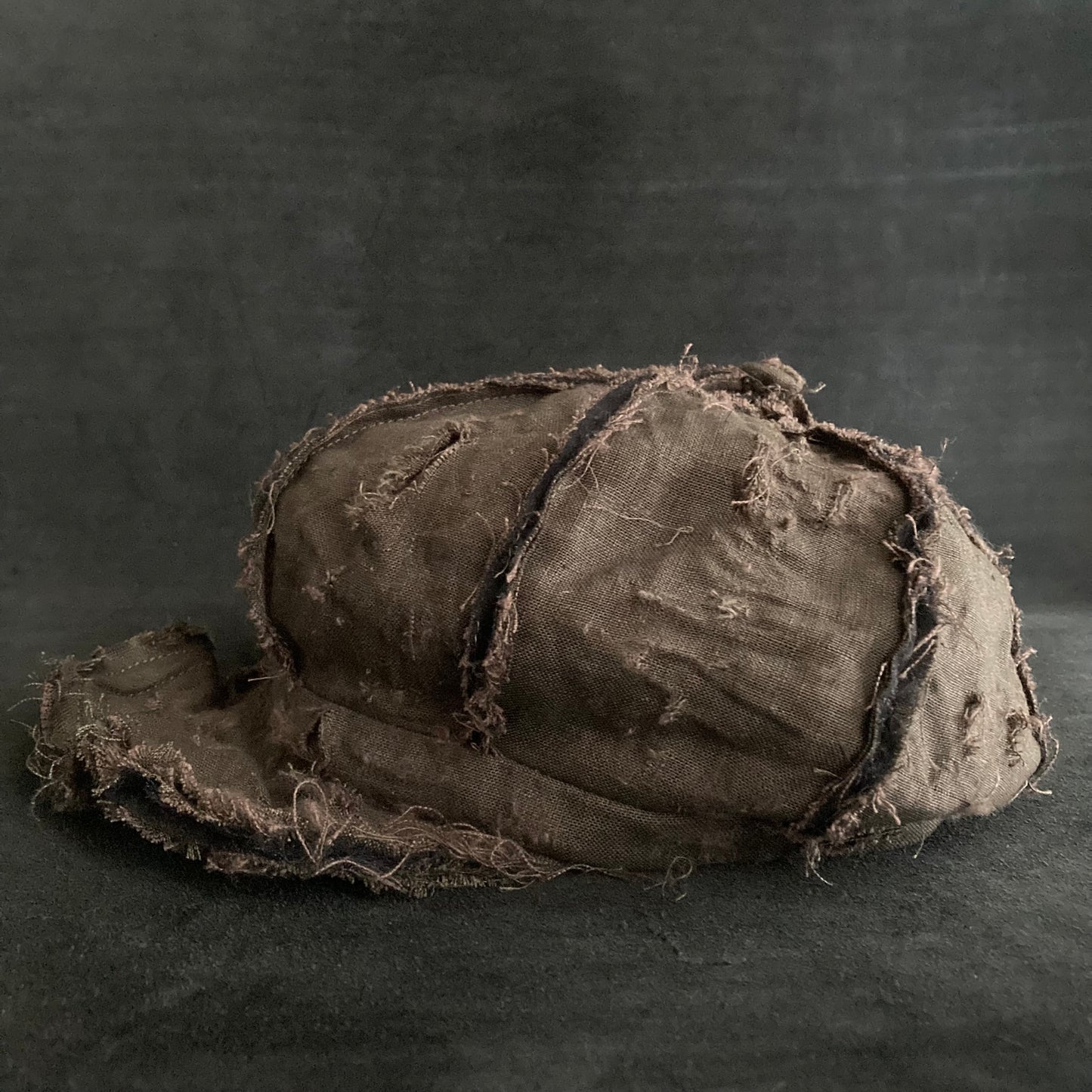 Back side brown khaki linen damage  casquette