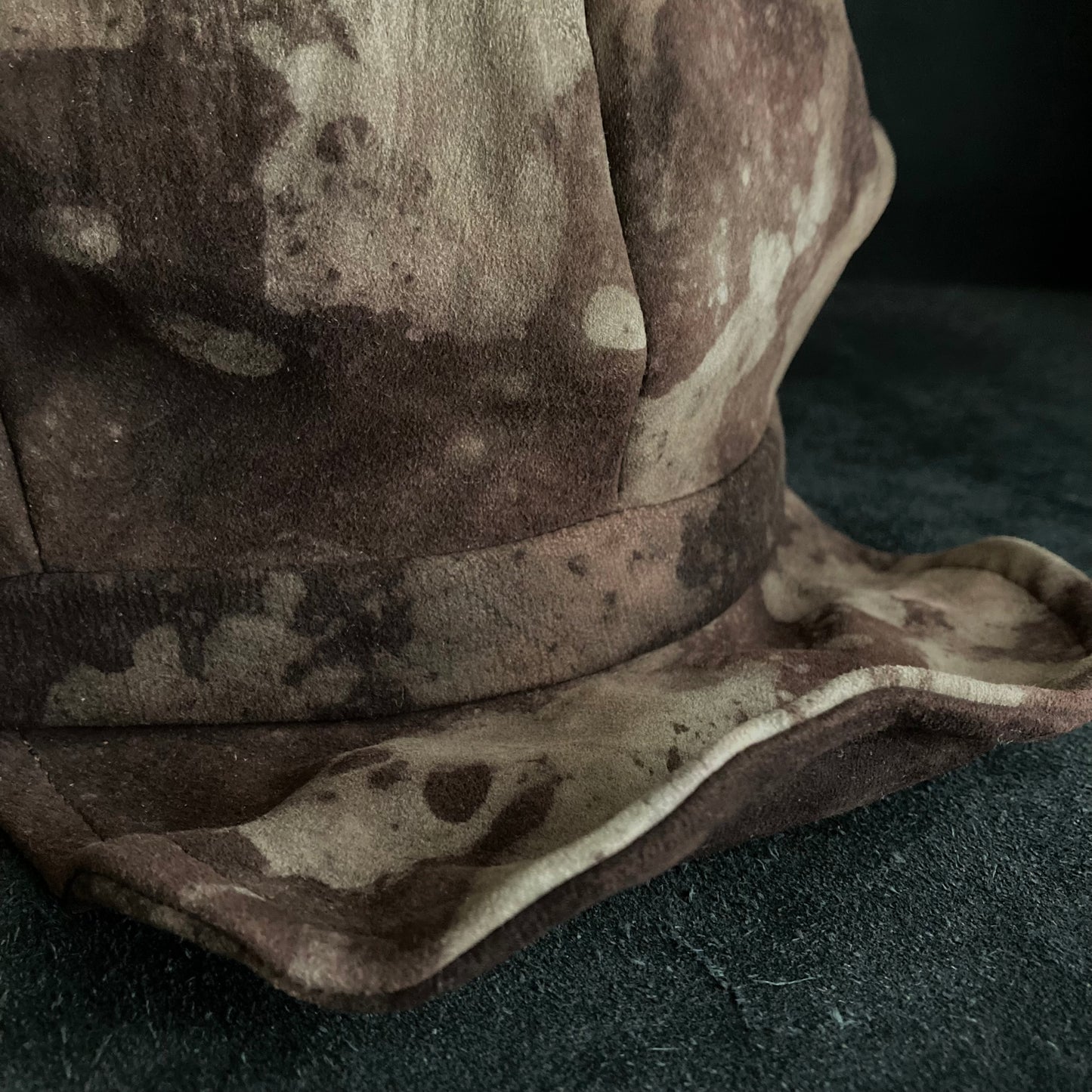Soil bleach leather casquette