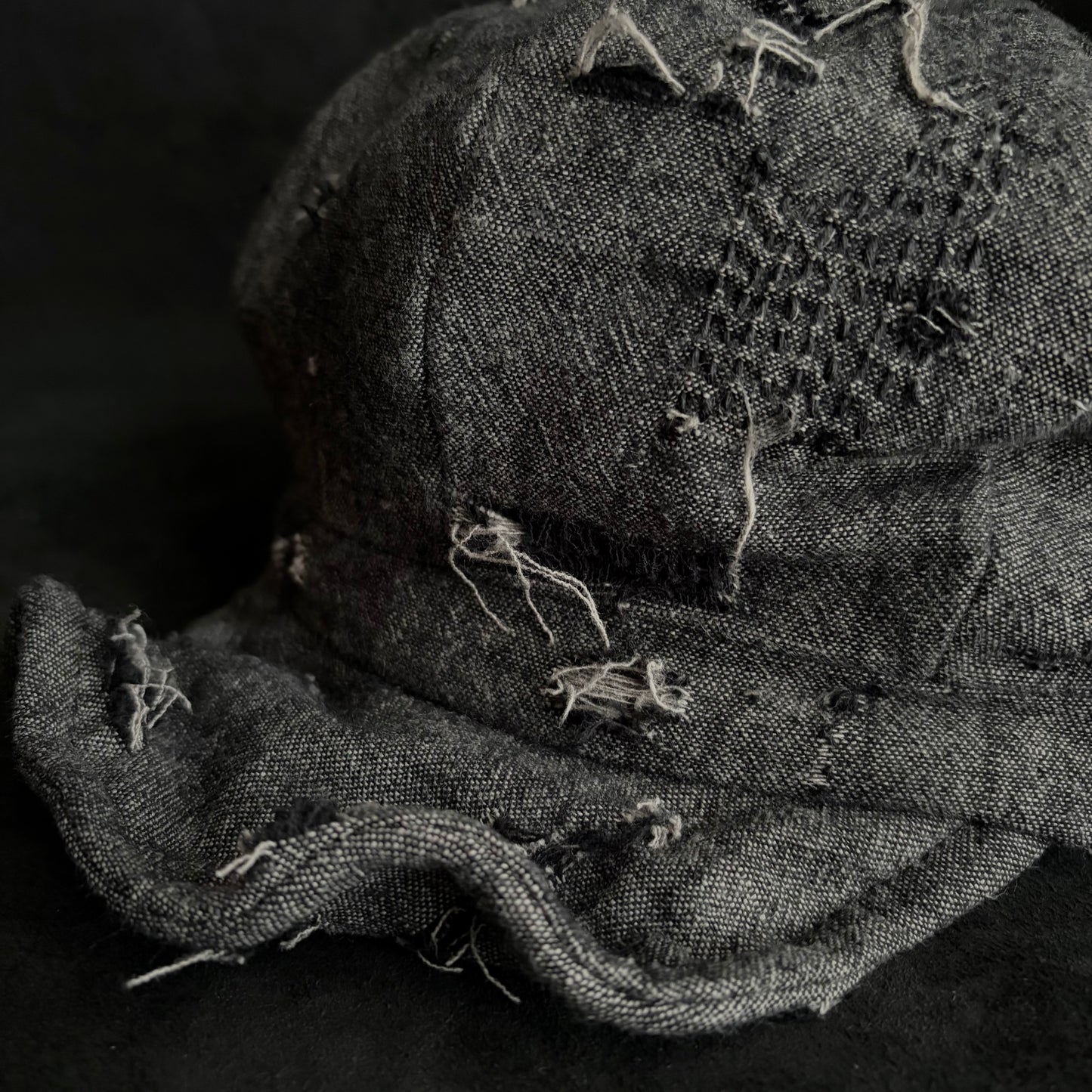 Slab stitch damage gray casquette