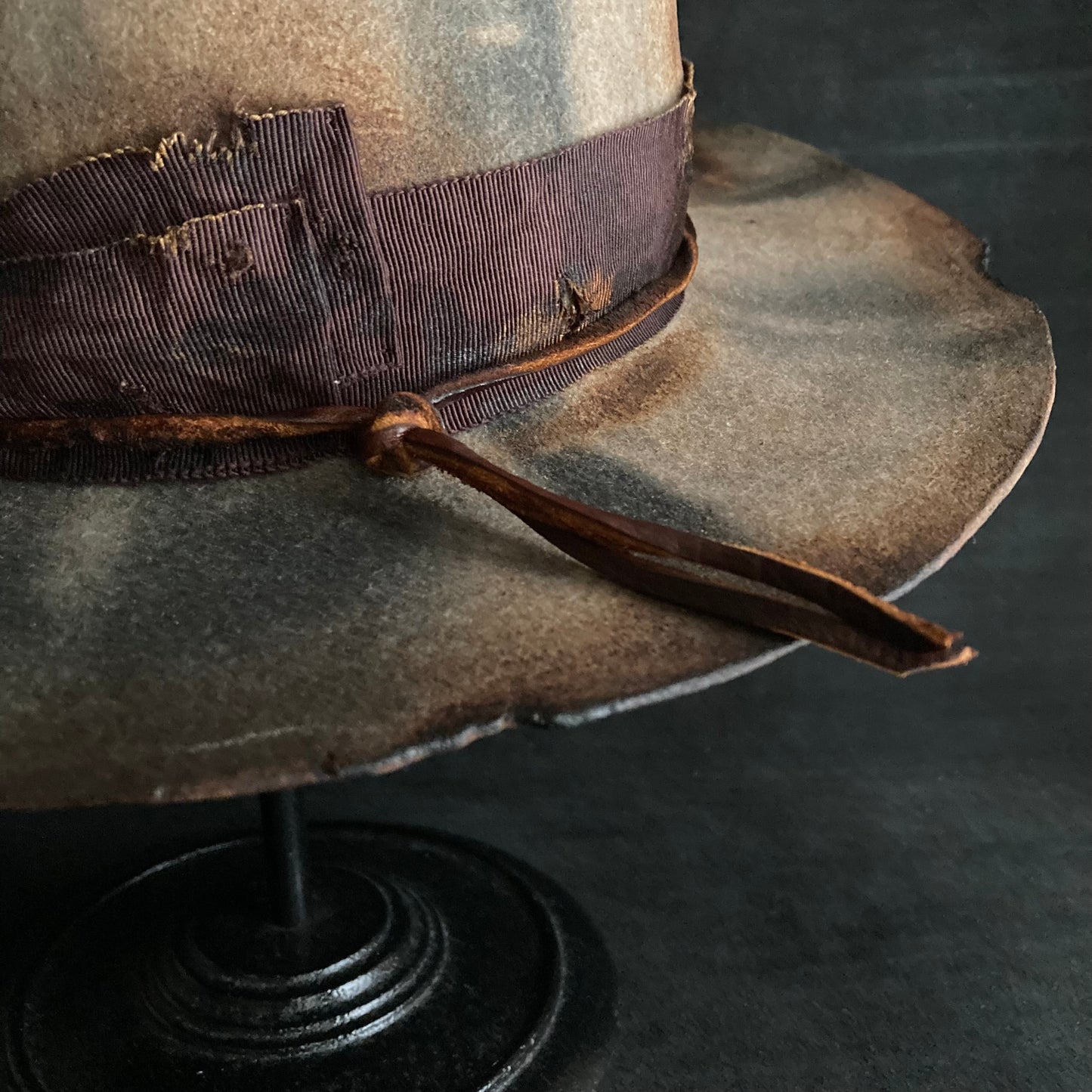 Ladder navy burned fedora hat