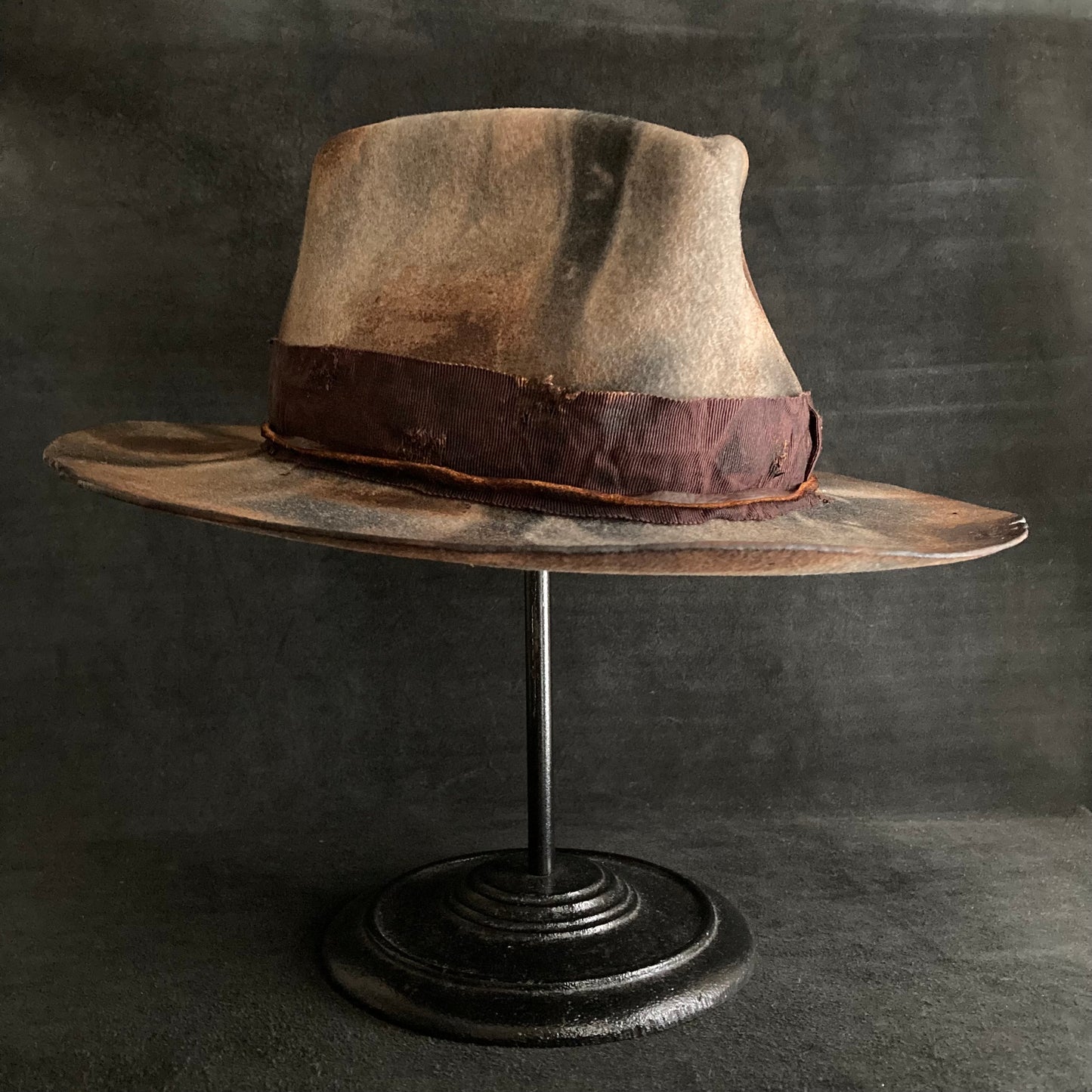 Ladder navy burned fedora hat