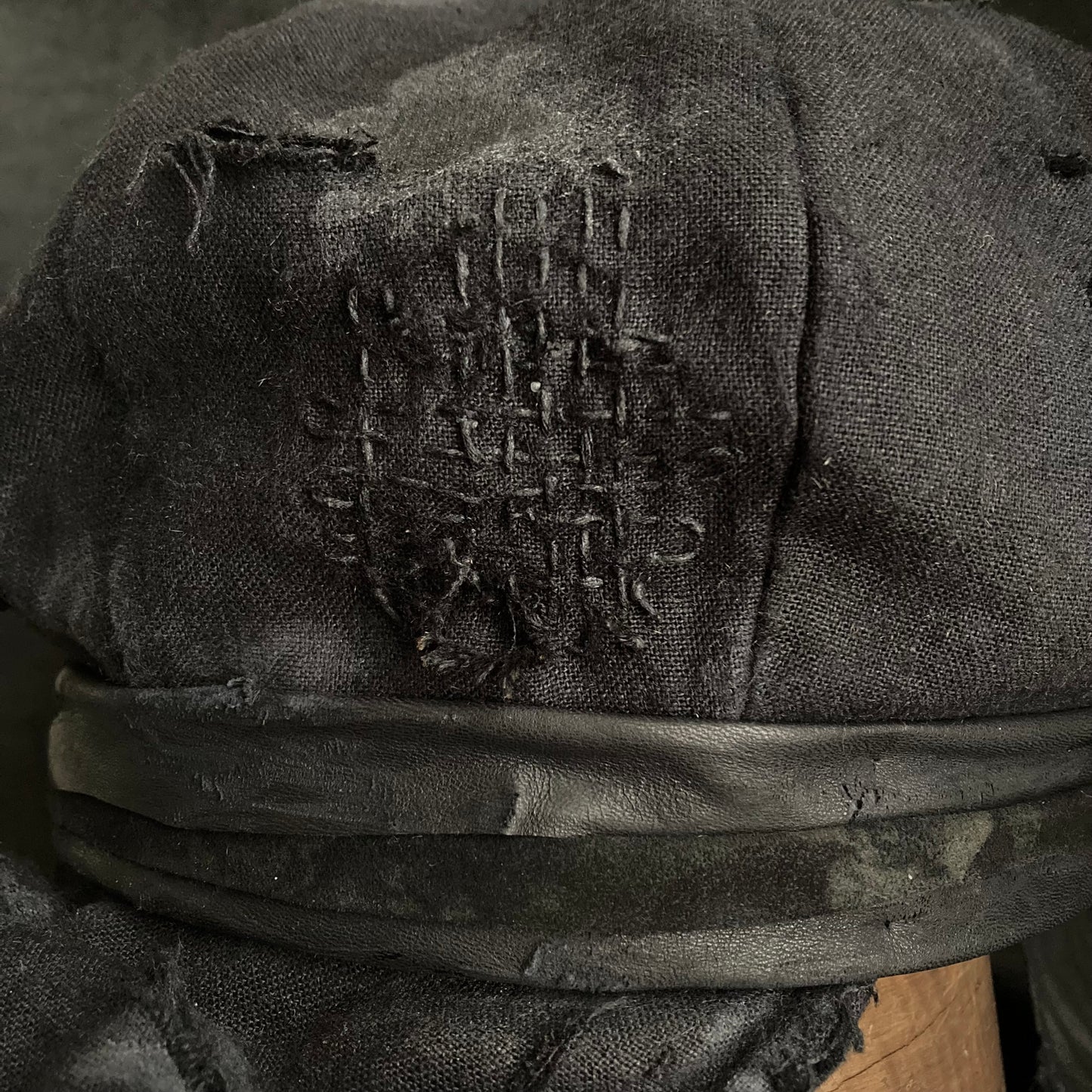 Reserved item (Black linen damage stitch casquette )