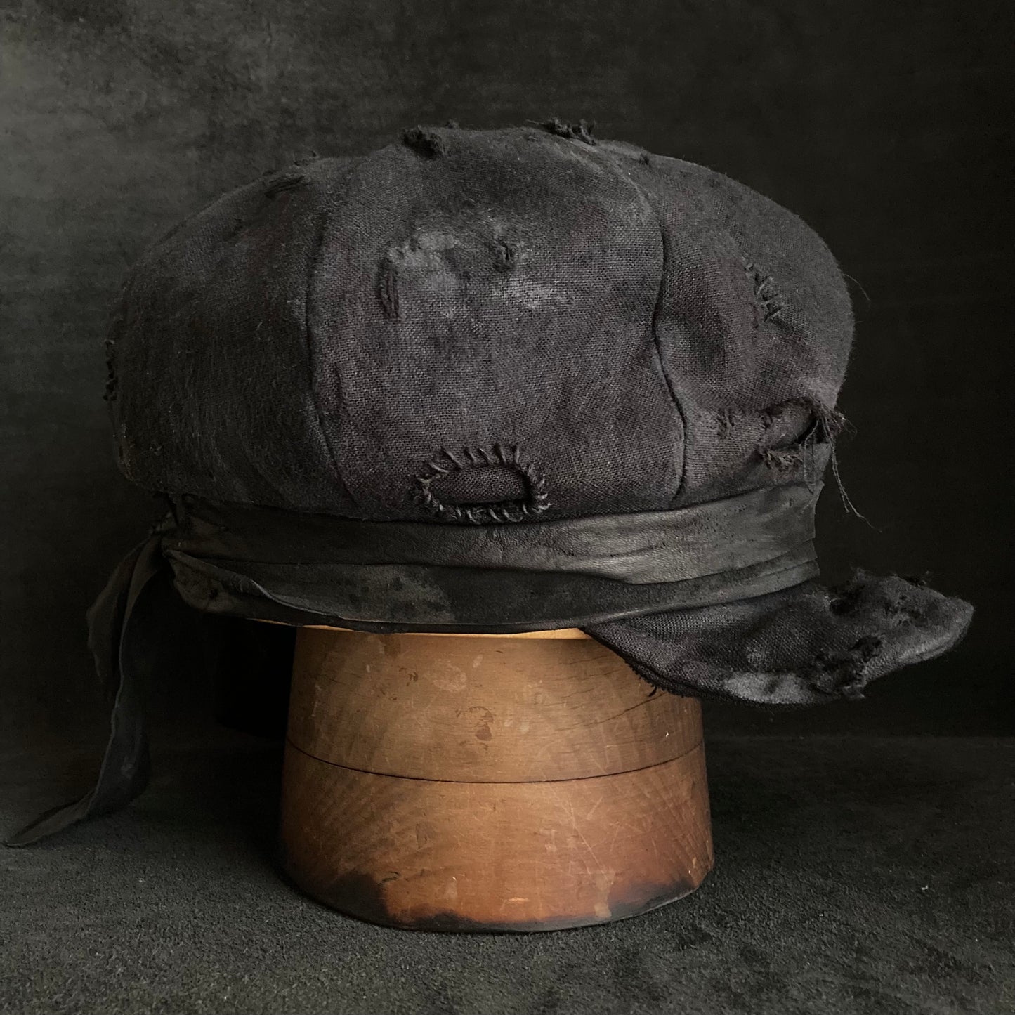 Reserved item (Black linen damage stitch casquette )