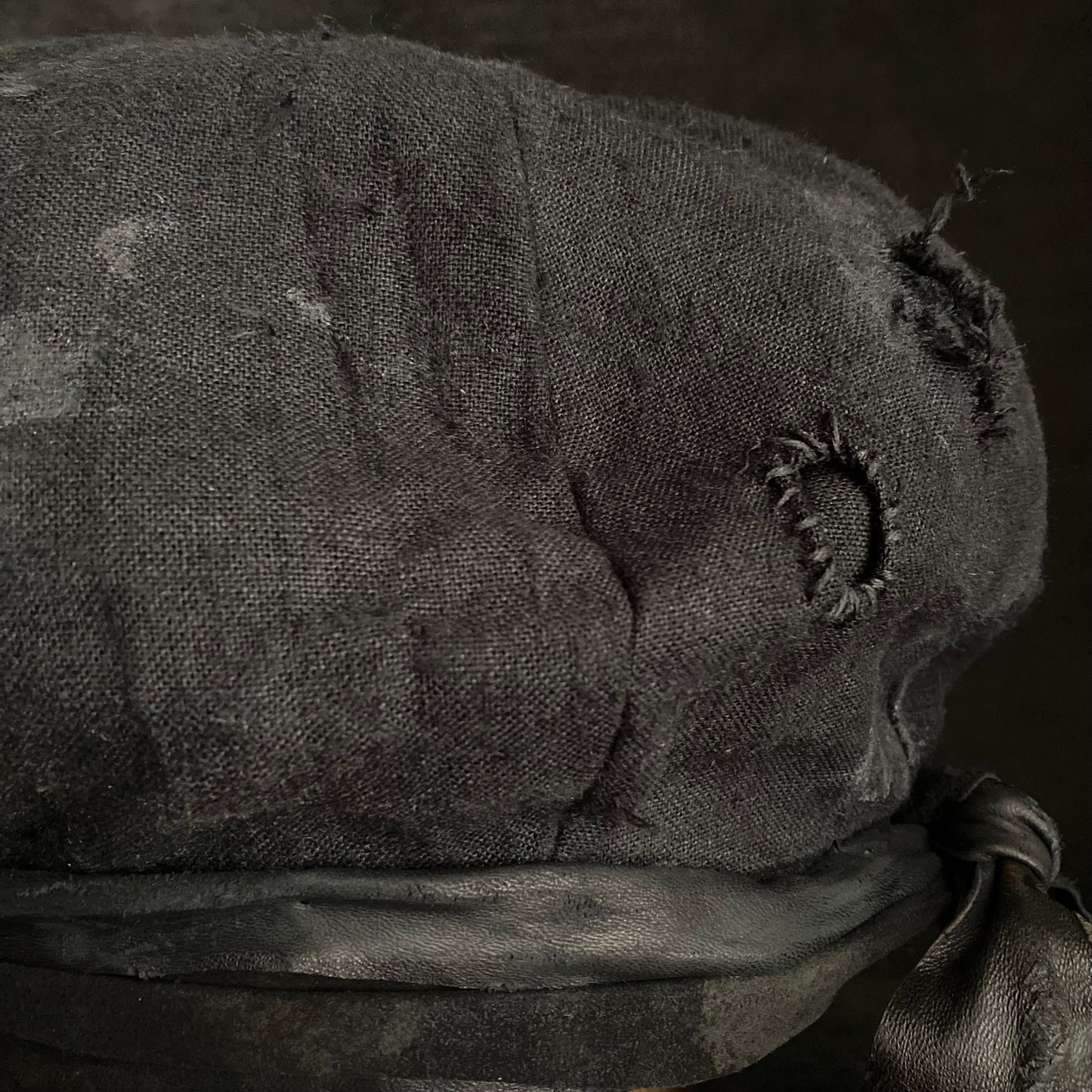 Reserved item (Black linen damage stitch casquette )