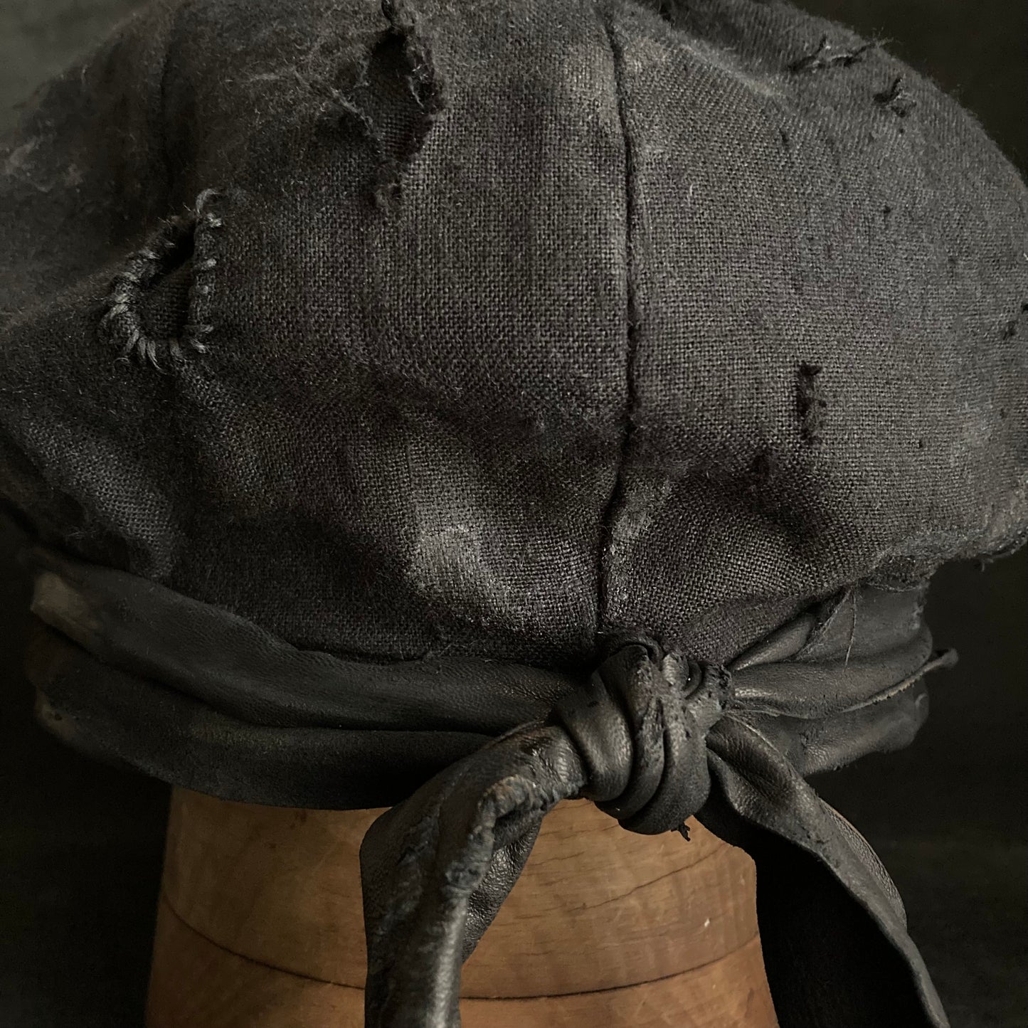 Reserved item (Black linen damage stitch casquette )