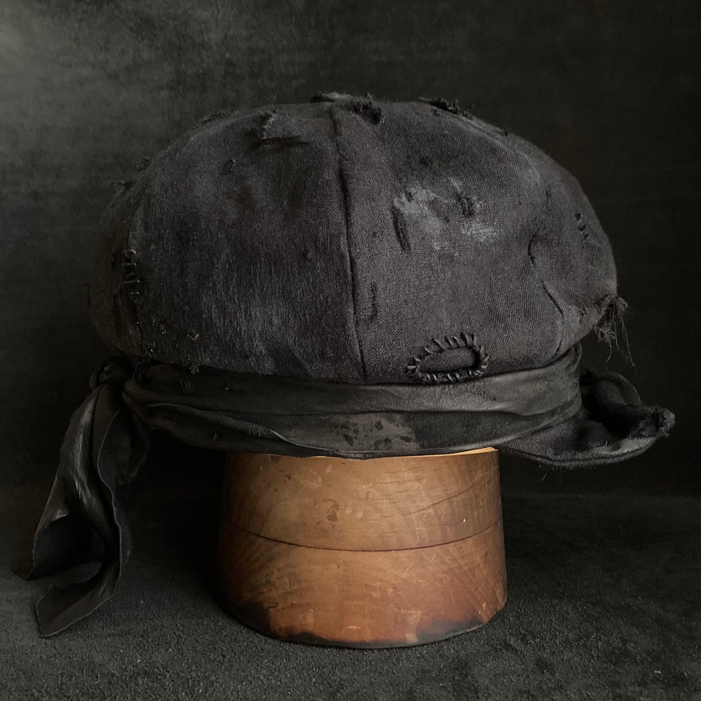 Reserved item (Black linen damage stitch casquette )