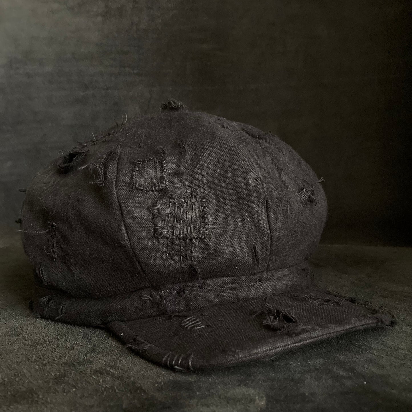 Black linen damage patchwork＆ stitch casquette (brim core)