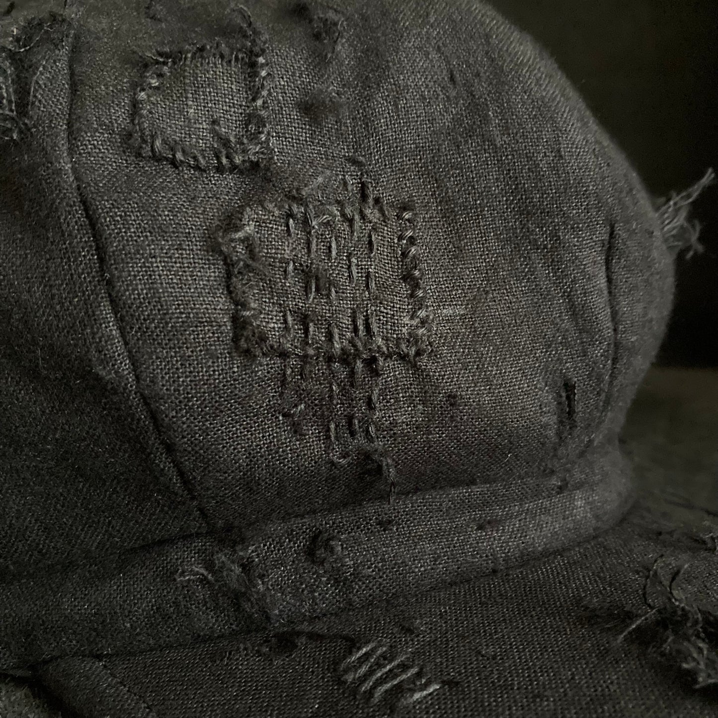 Black linen damage patchwork＆ stitch casquette (brim core)