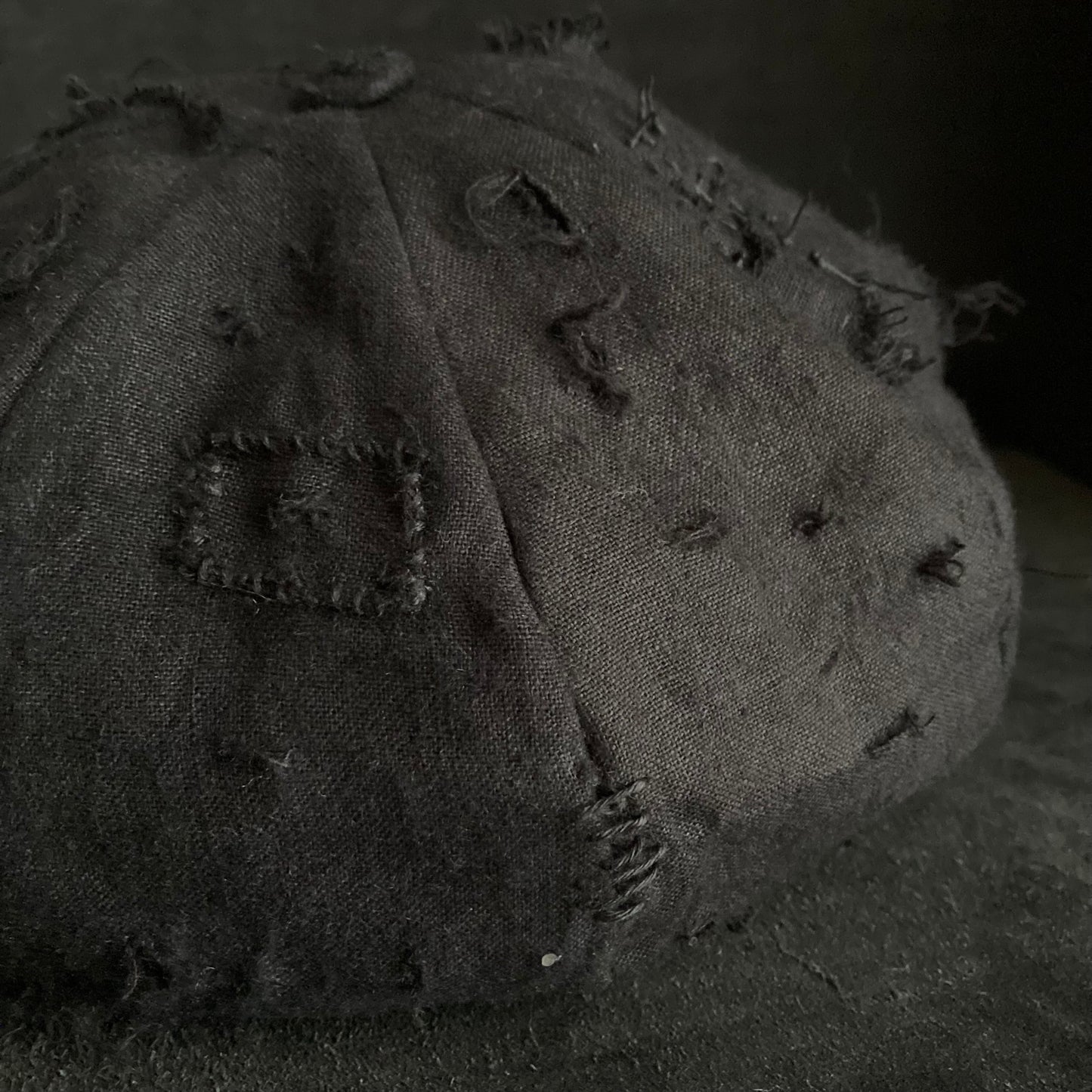 Black linen damage patchwork＆ stitch casquette (brim core)
