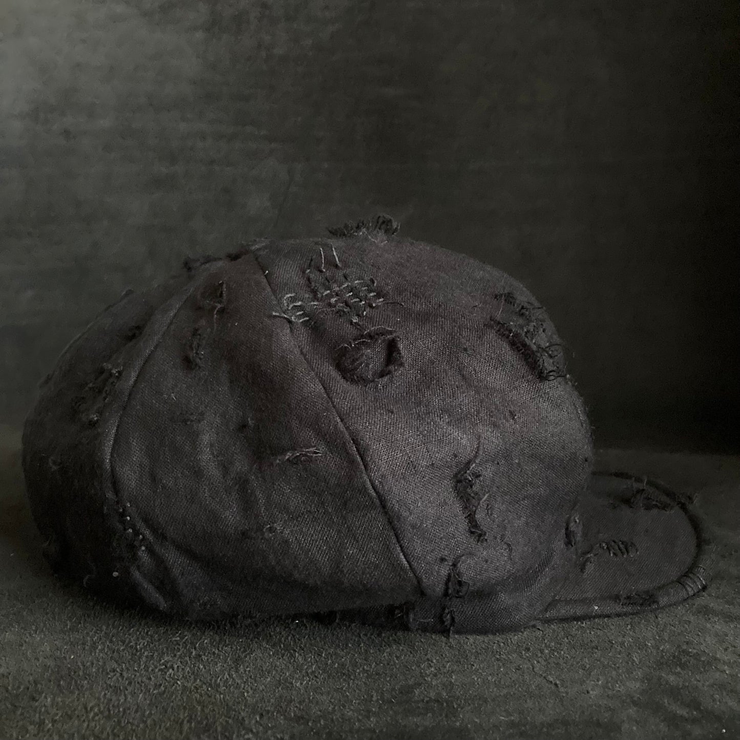 Black linen damage patchwork＆ stitch casquette (brim core)