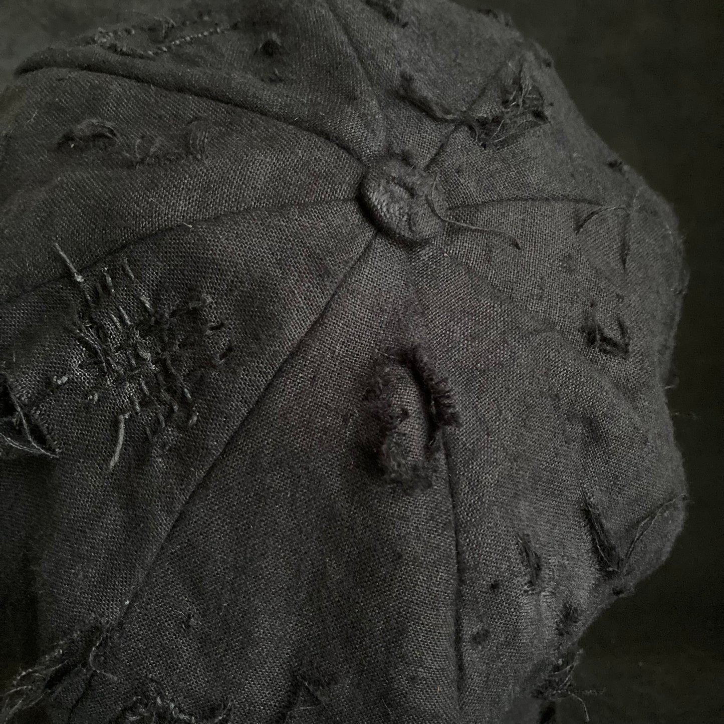 Black linen damage patchwork＆ stitch casquette (brim core)