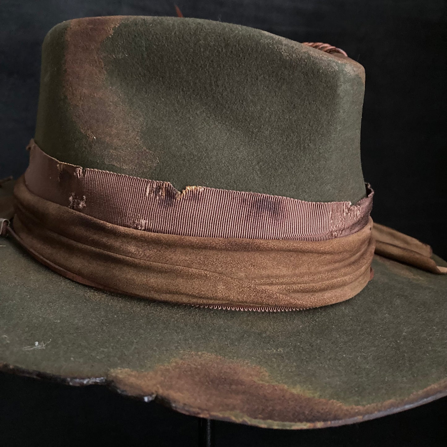 Feather dark olive burned fedora hat