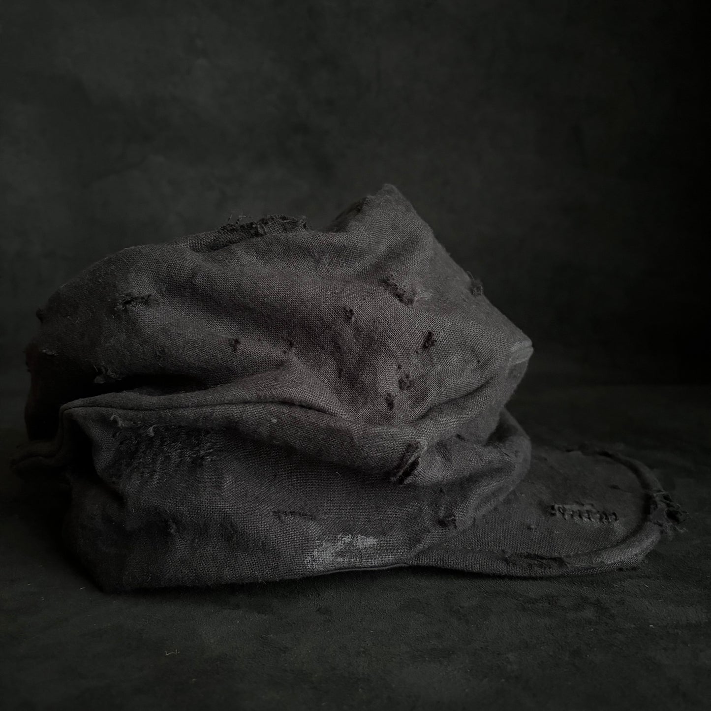 Black linen damage patchwork＆ stitch casquette (brim core)
