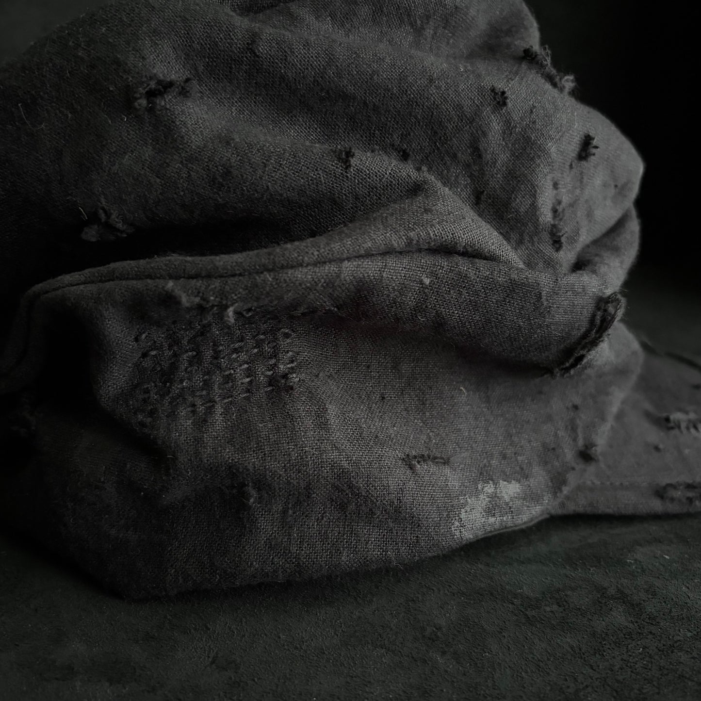 Black linen damage patchwork＆ stitch casquette (brim core)