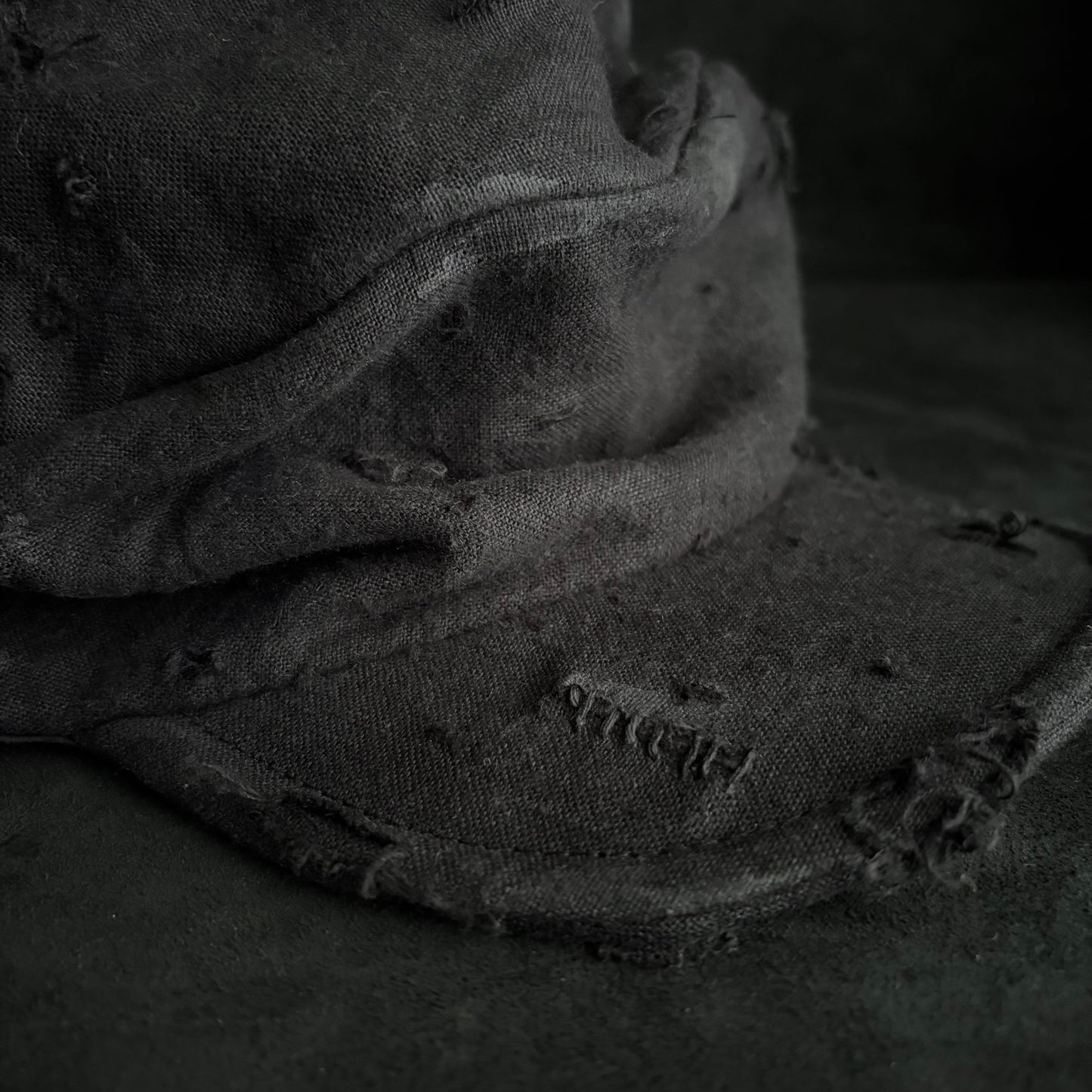 Black linen damage patchwork＆ stitch casquette (brim core)