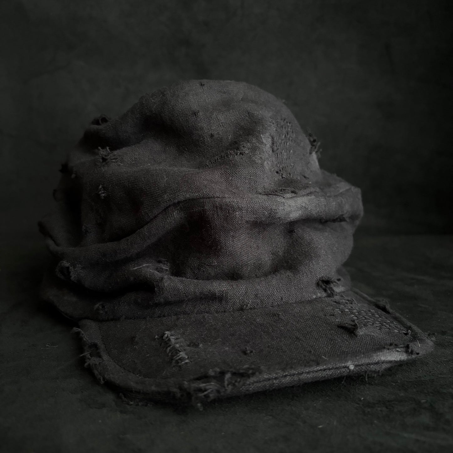 Black linen damage patchwork＆ stitch casquette (brim core)