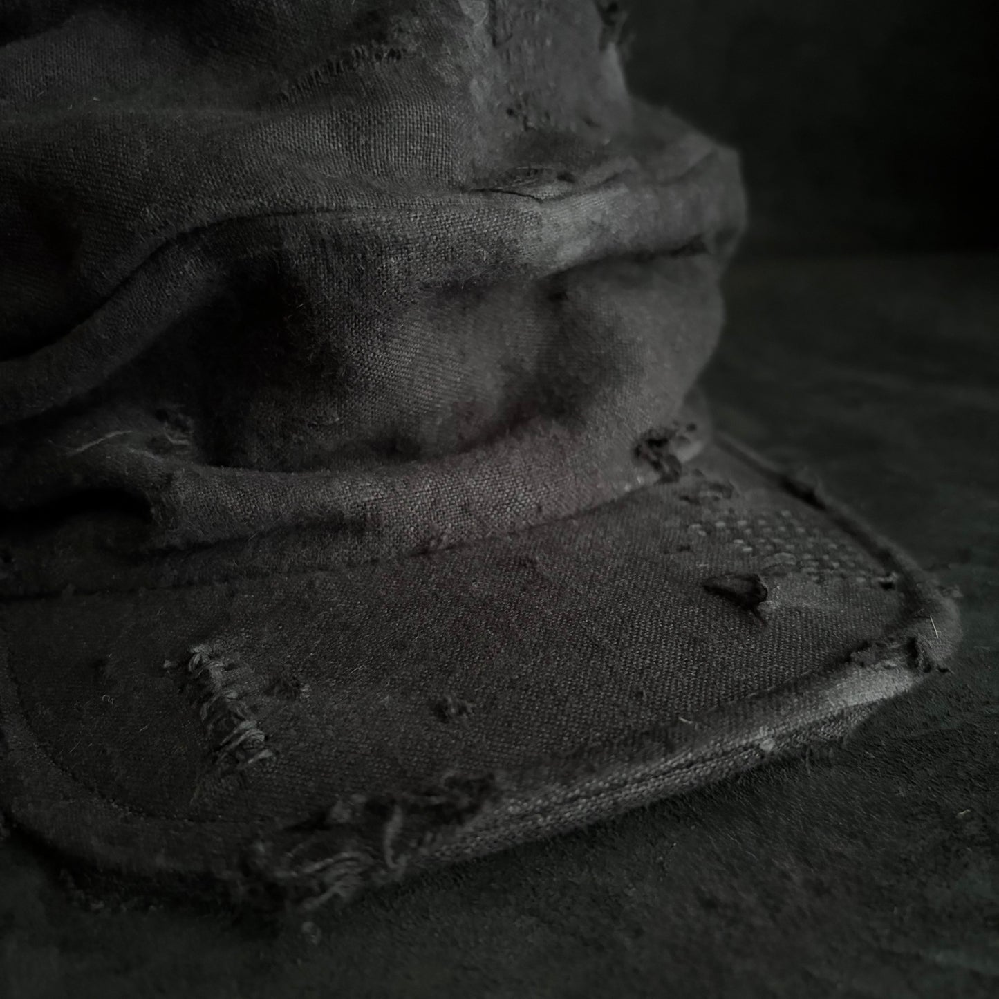 Black linen damage patchwork＆ stitch casquette (brim core)