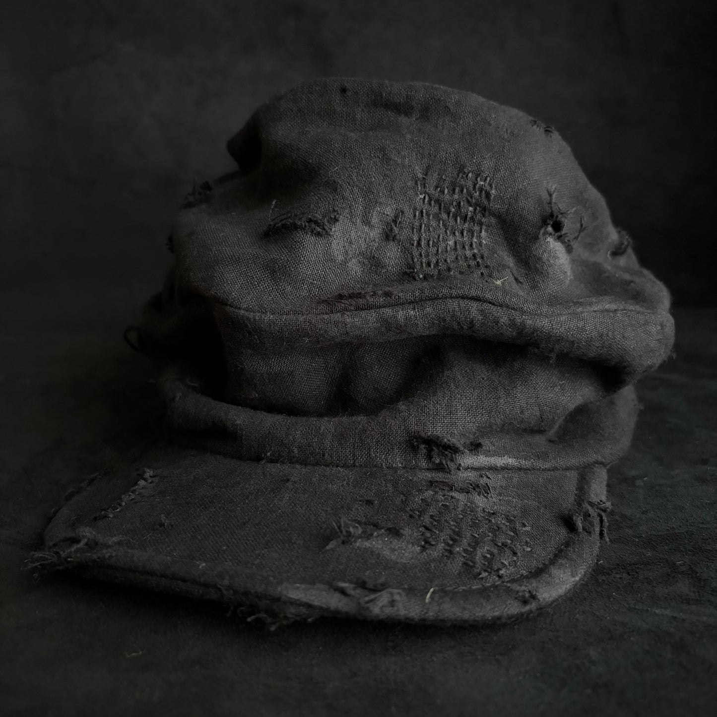 Black linen damage patchwork＆ stitch casquette (brim core)