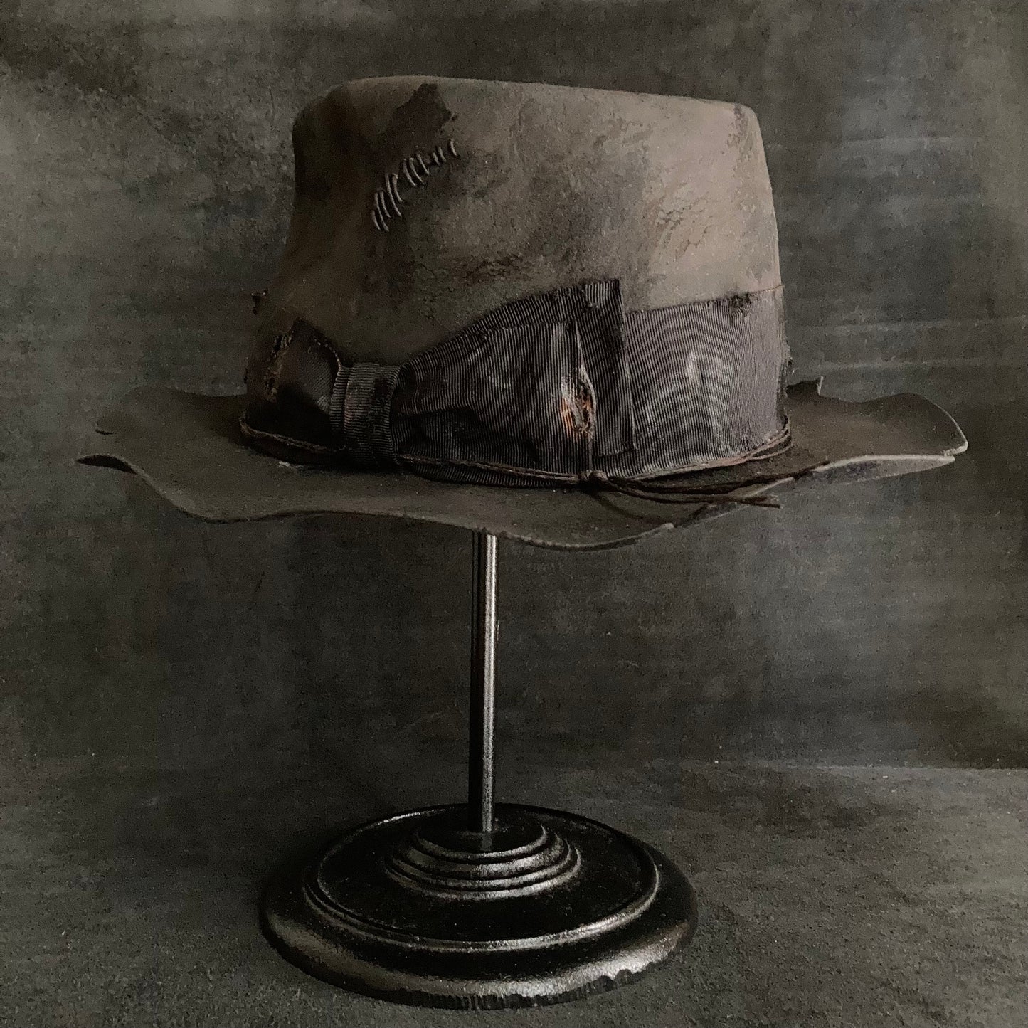 Charcoal waxed threds fedora