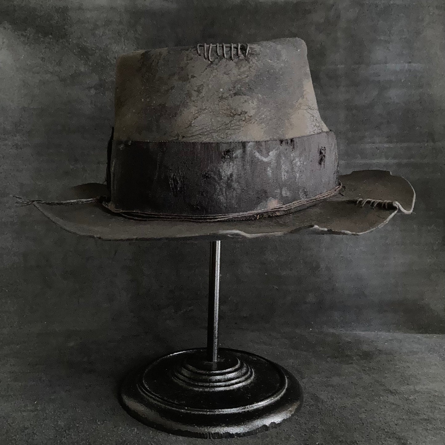 Charcoal waxed threds fedora