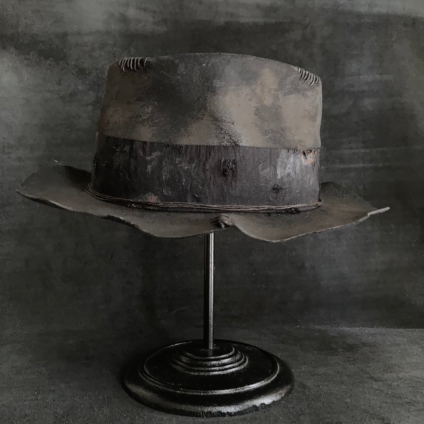 Charcoal waxed threds fedora