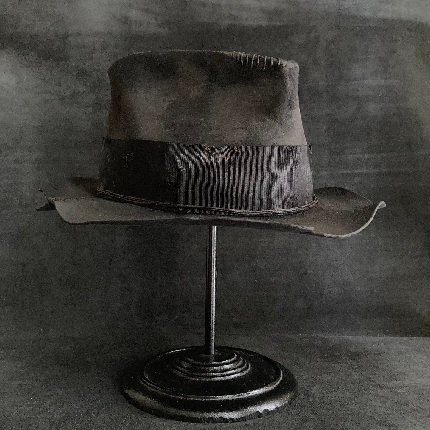 Charcoal waxed threds fedora