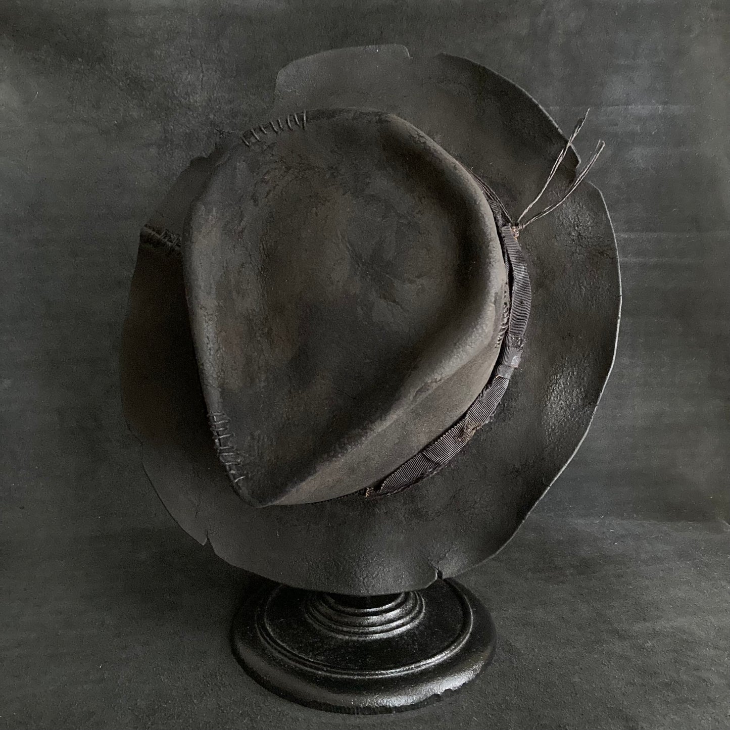 Charcoal waxed threds fedora