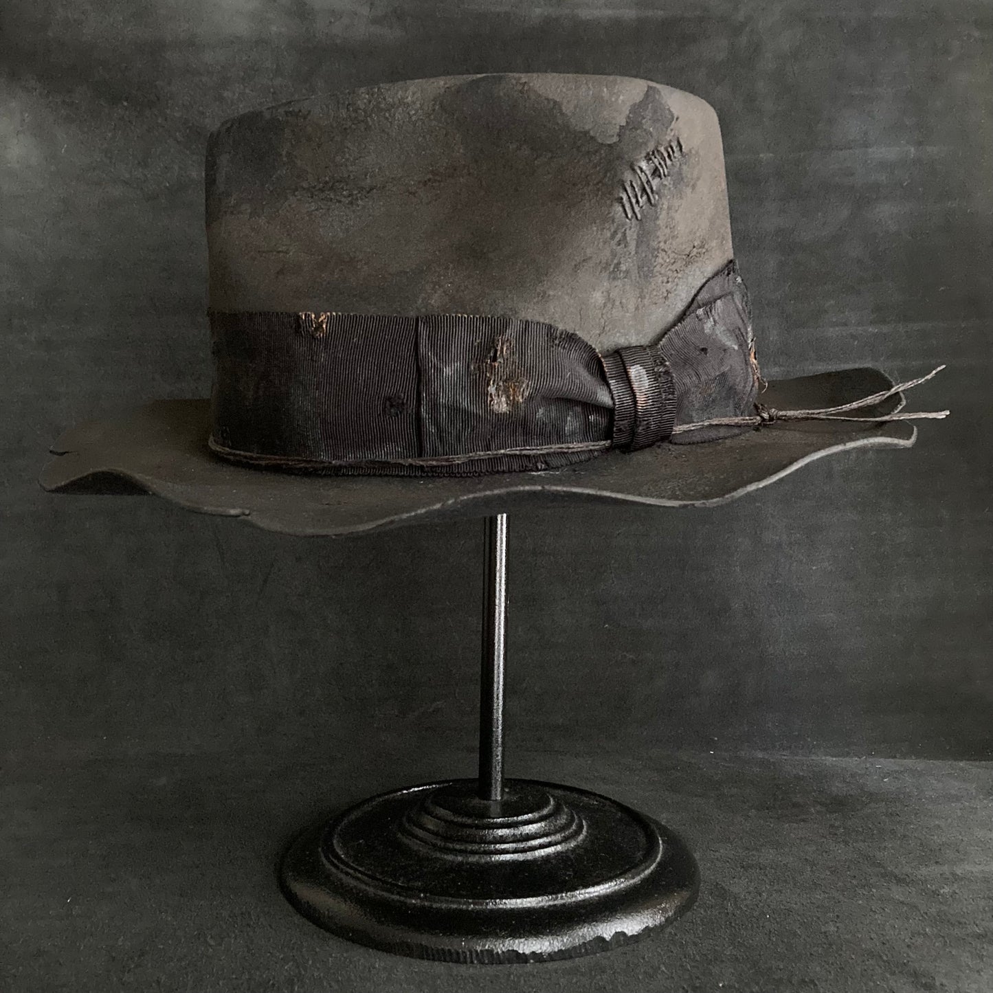 Charcoal waxed threds fedora