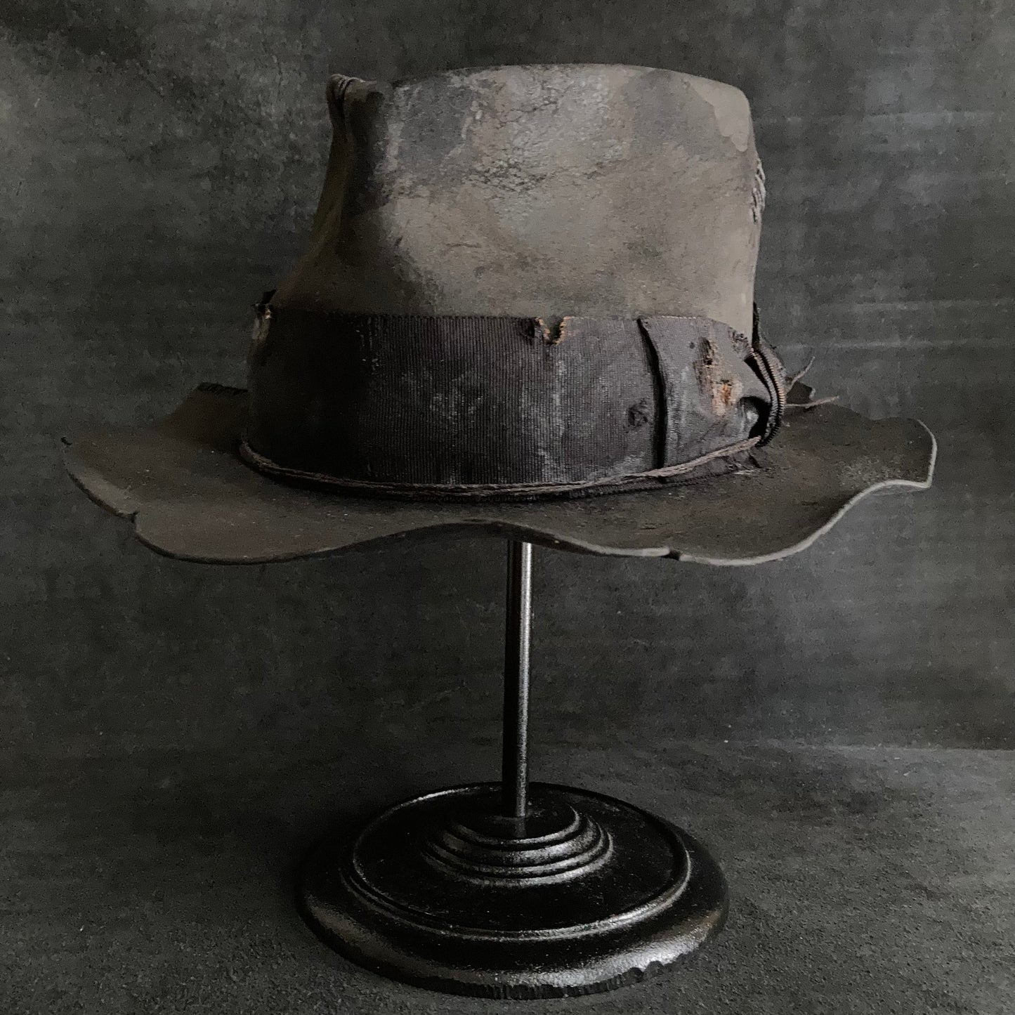 Charcoal waxed threds fedora