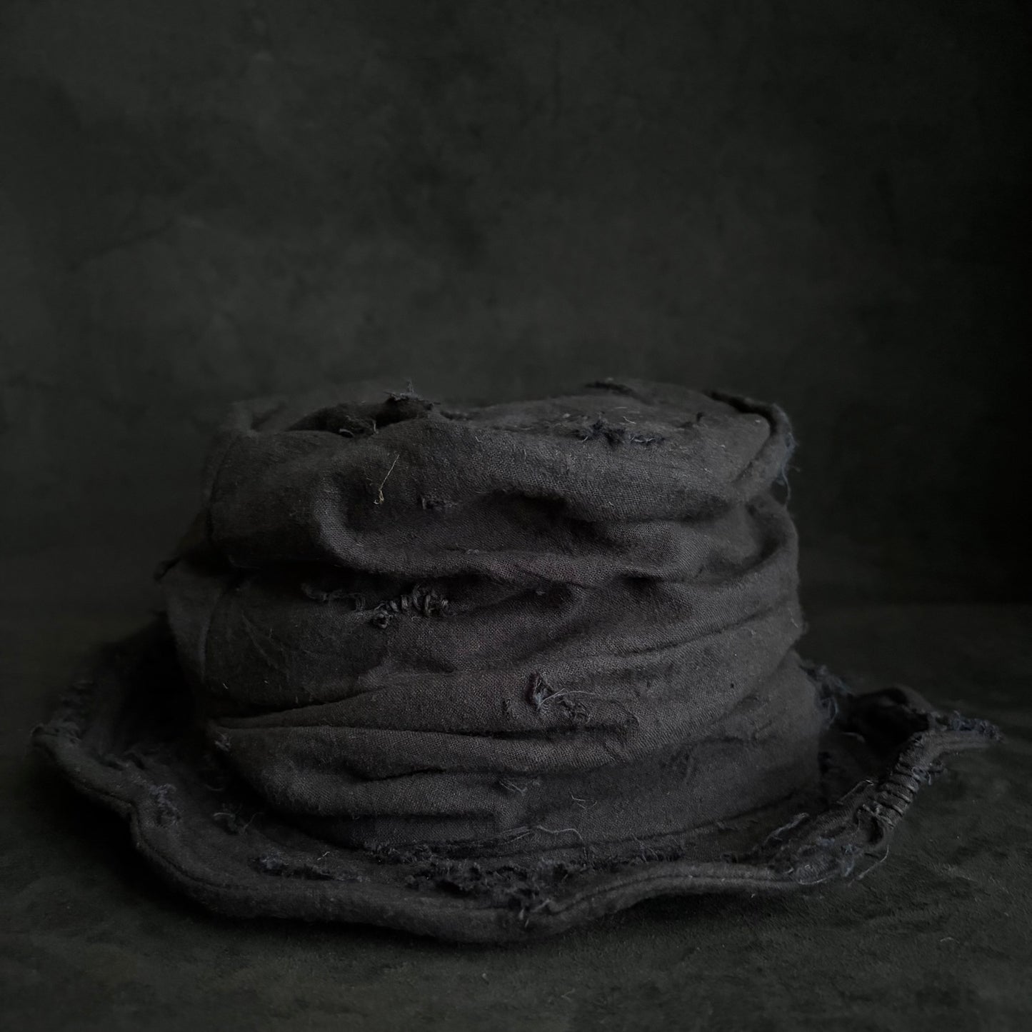 Black thin cotton linen damage turn bucket hat