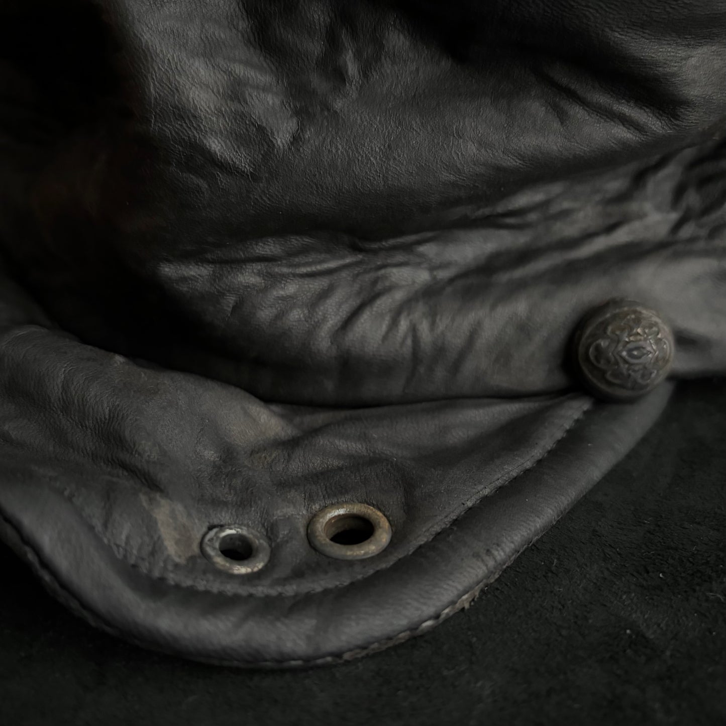 Trash wrinkle leather turn cap