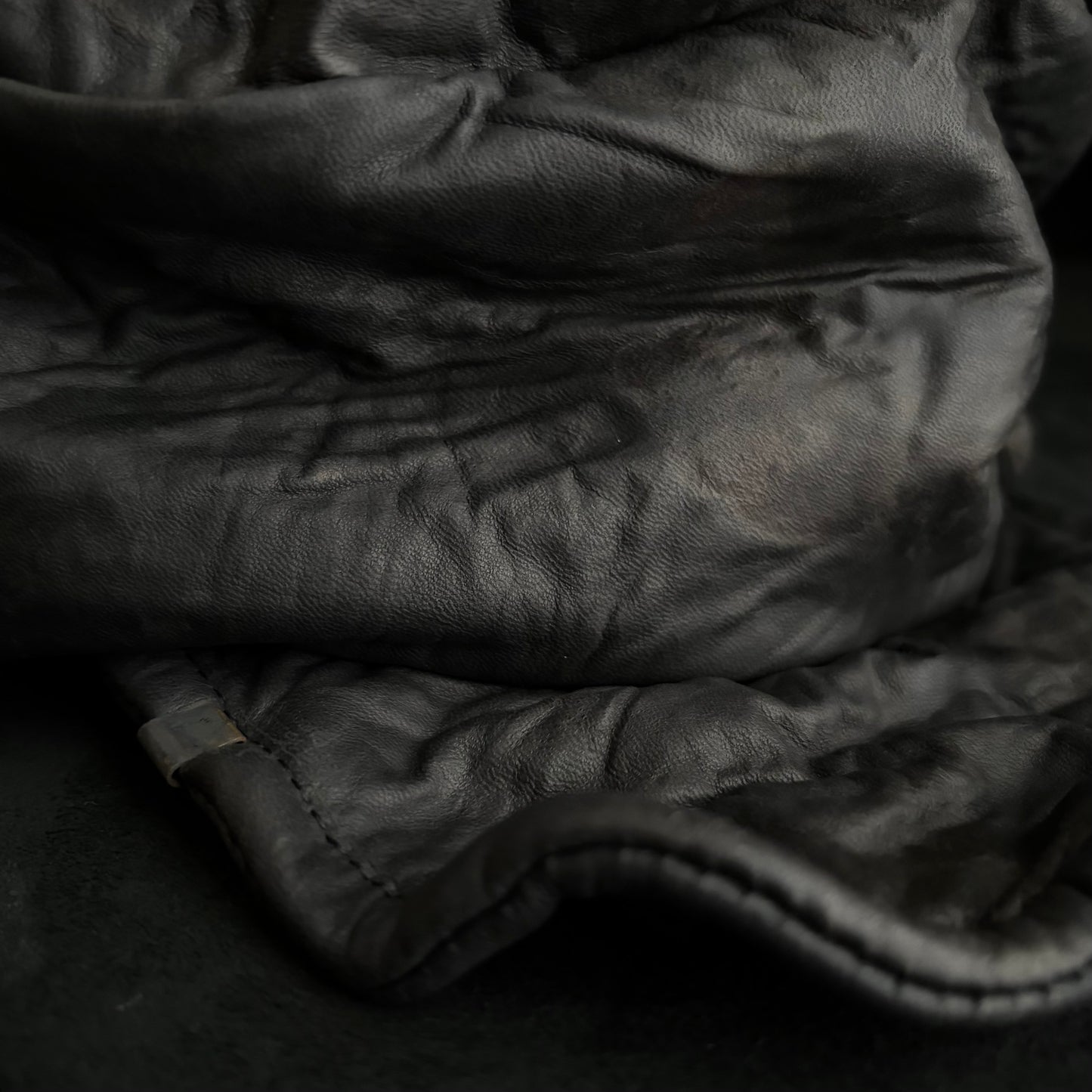 Trash wrinkle leather turn cap