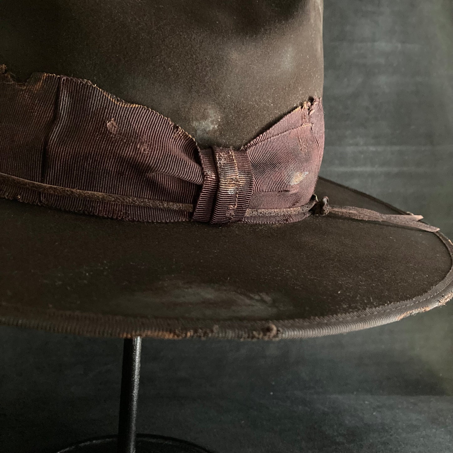 Dark brown beaver western hat