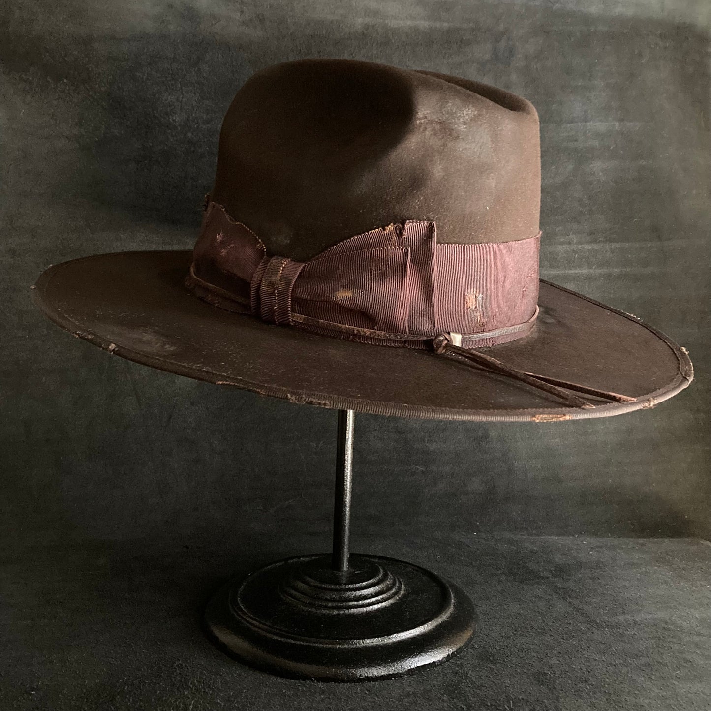 Dark brown beaver western hat