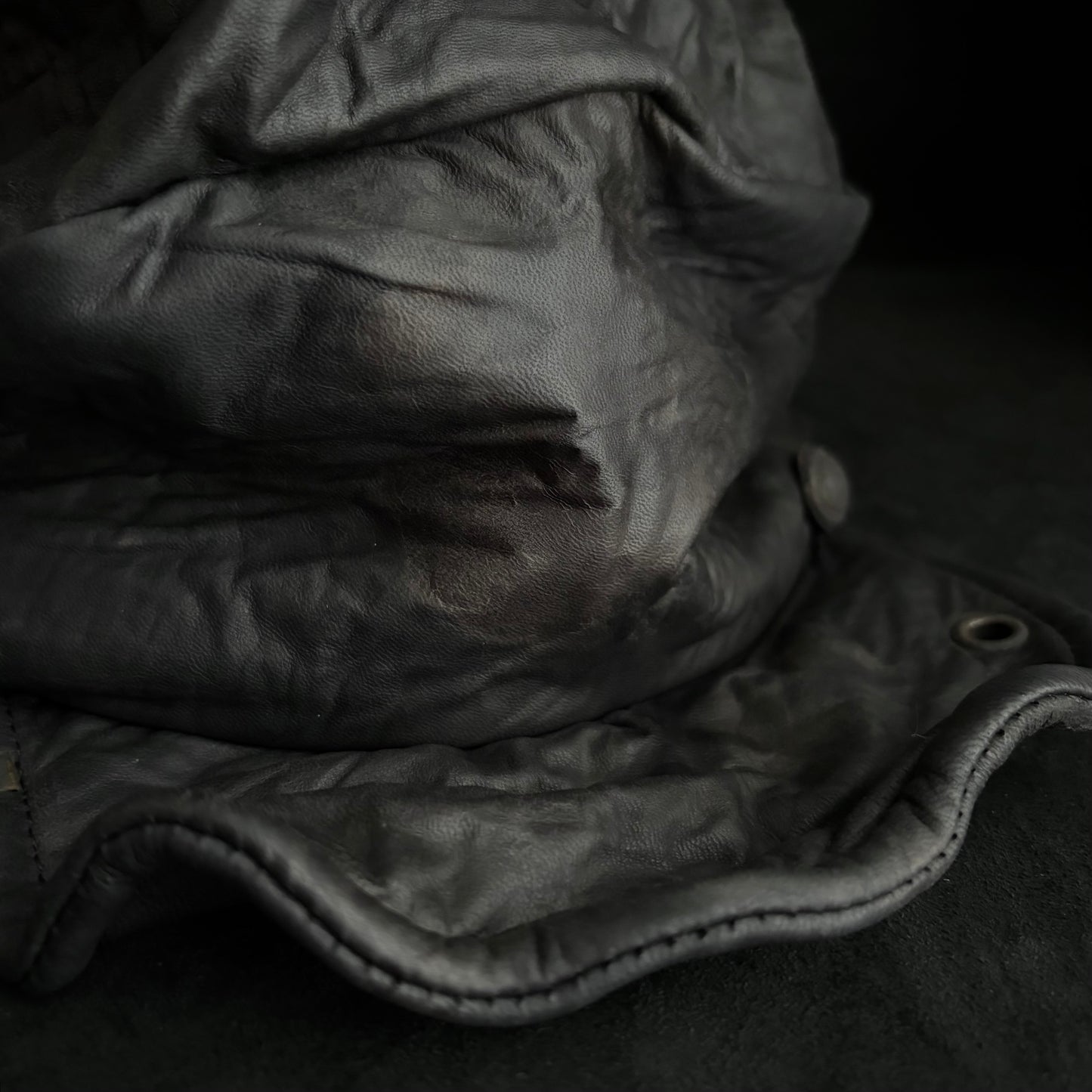 Trash wrinkle leather turn cap