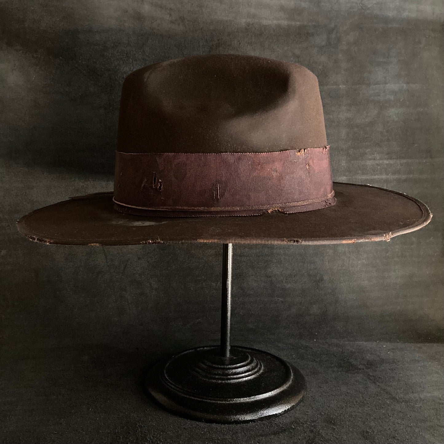 Dark brown beaver western hat