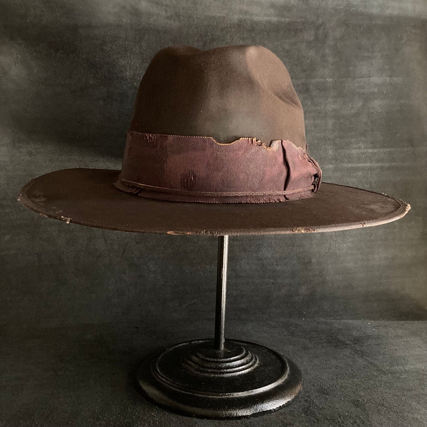 Dark brown beaver western hat