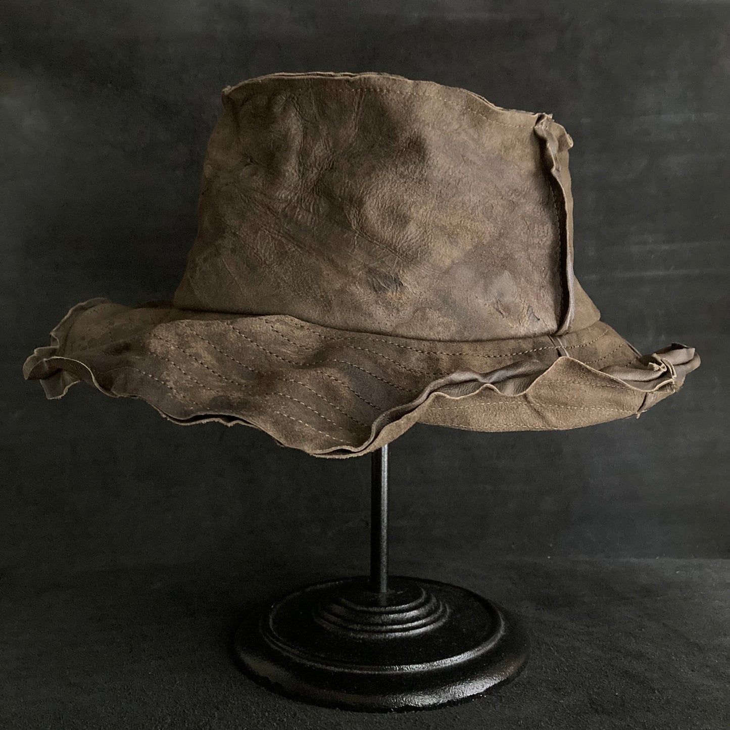 Brown back leather bleached  bucket