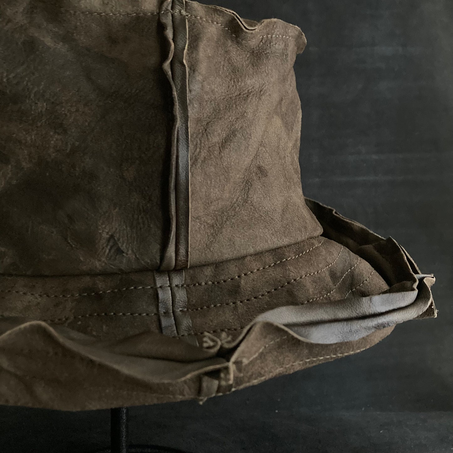 Brown back leather bleached  bucket