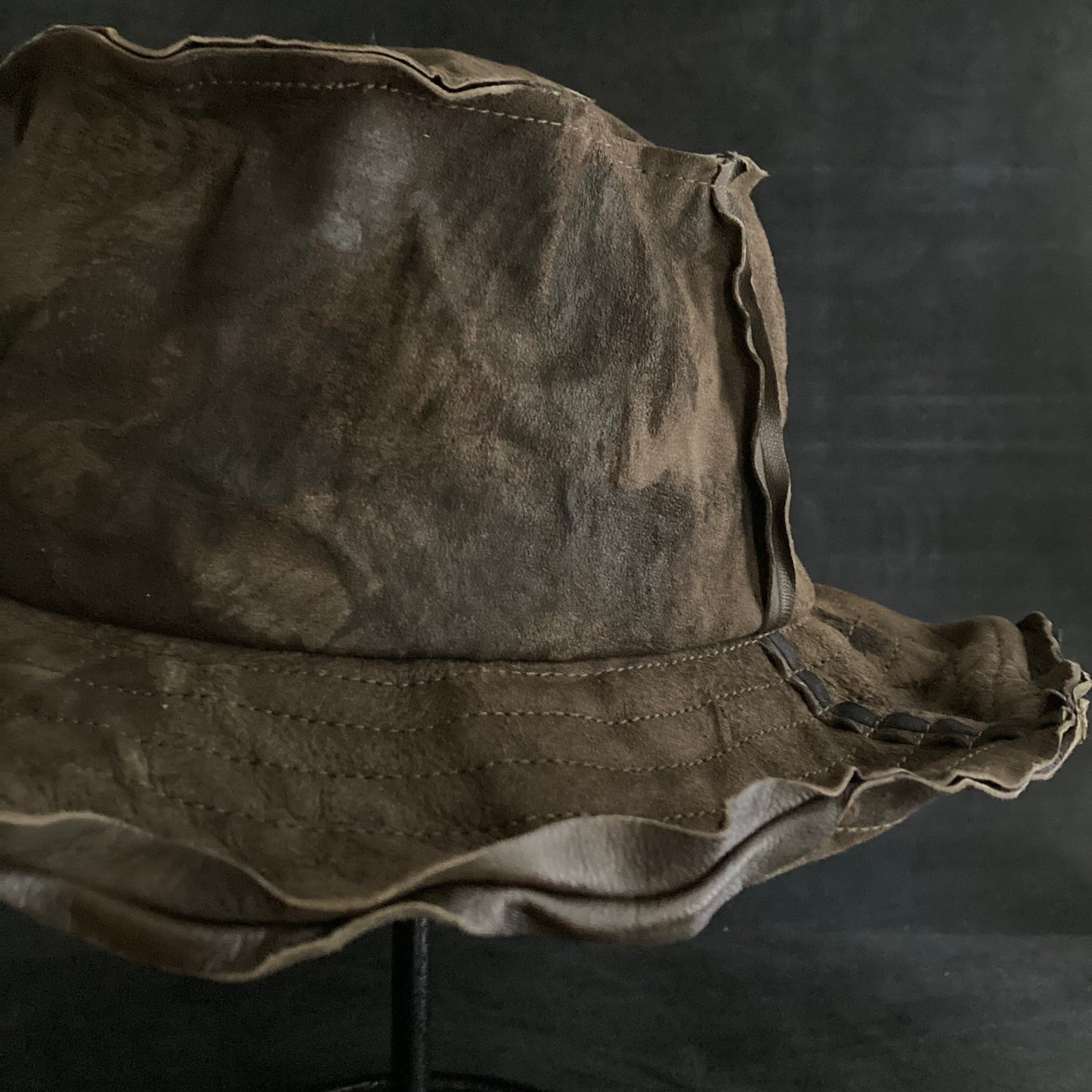 Brown back leather bleached  bucket