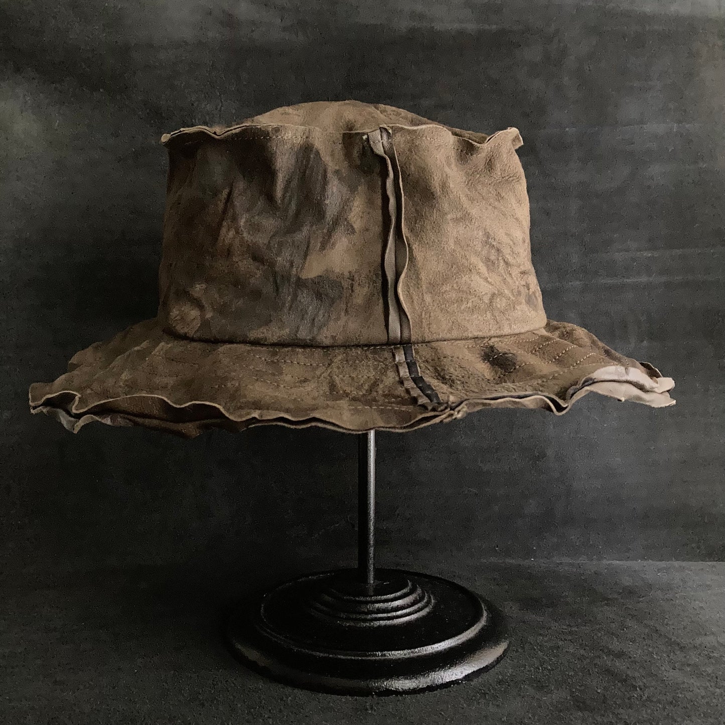 Brown back leather bleached  bucket