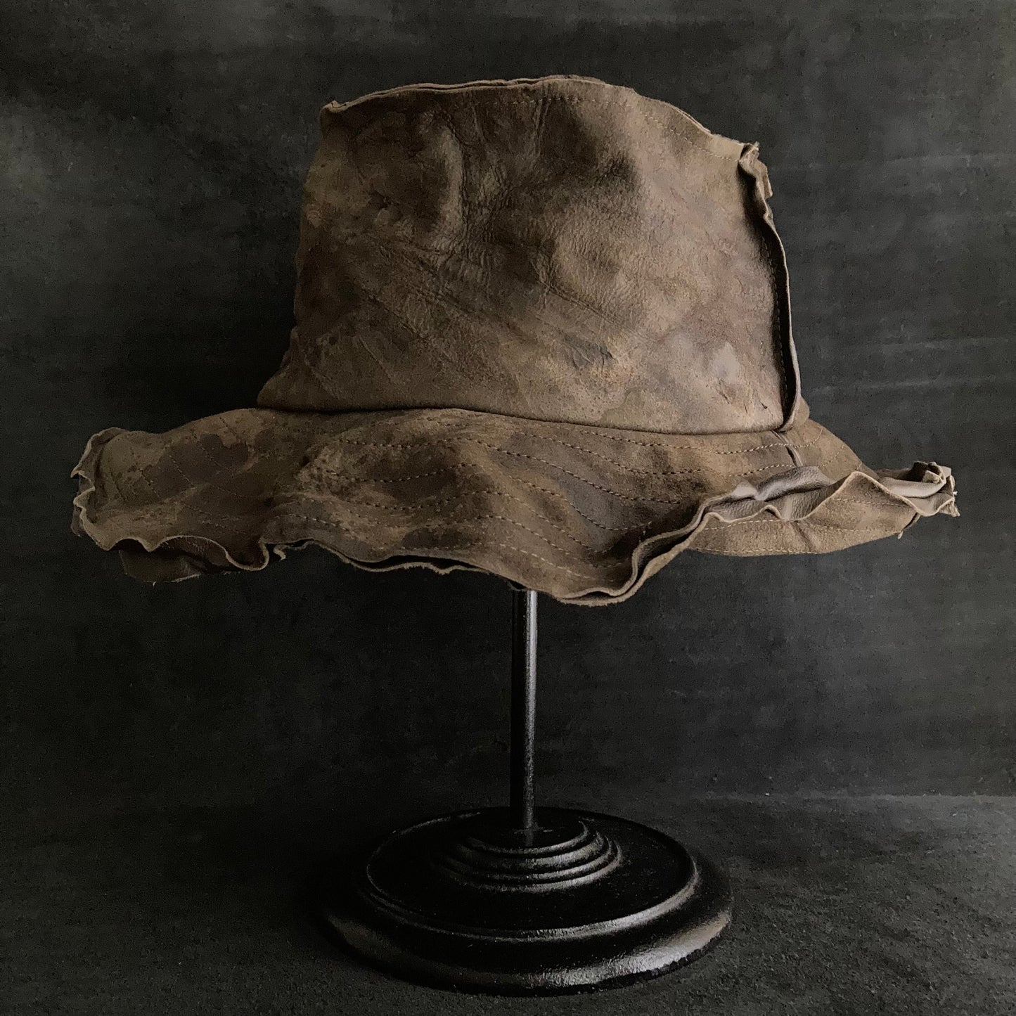 Brown back leather bleached  bucket