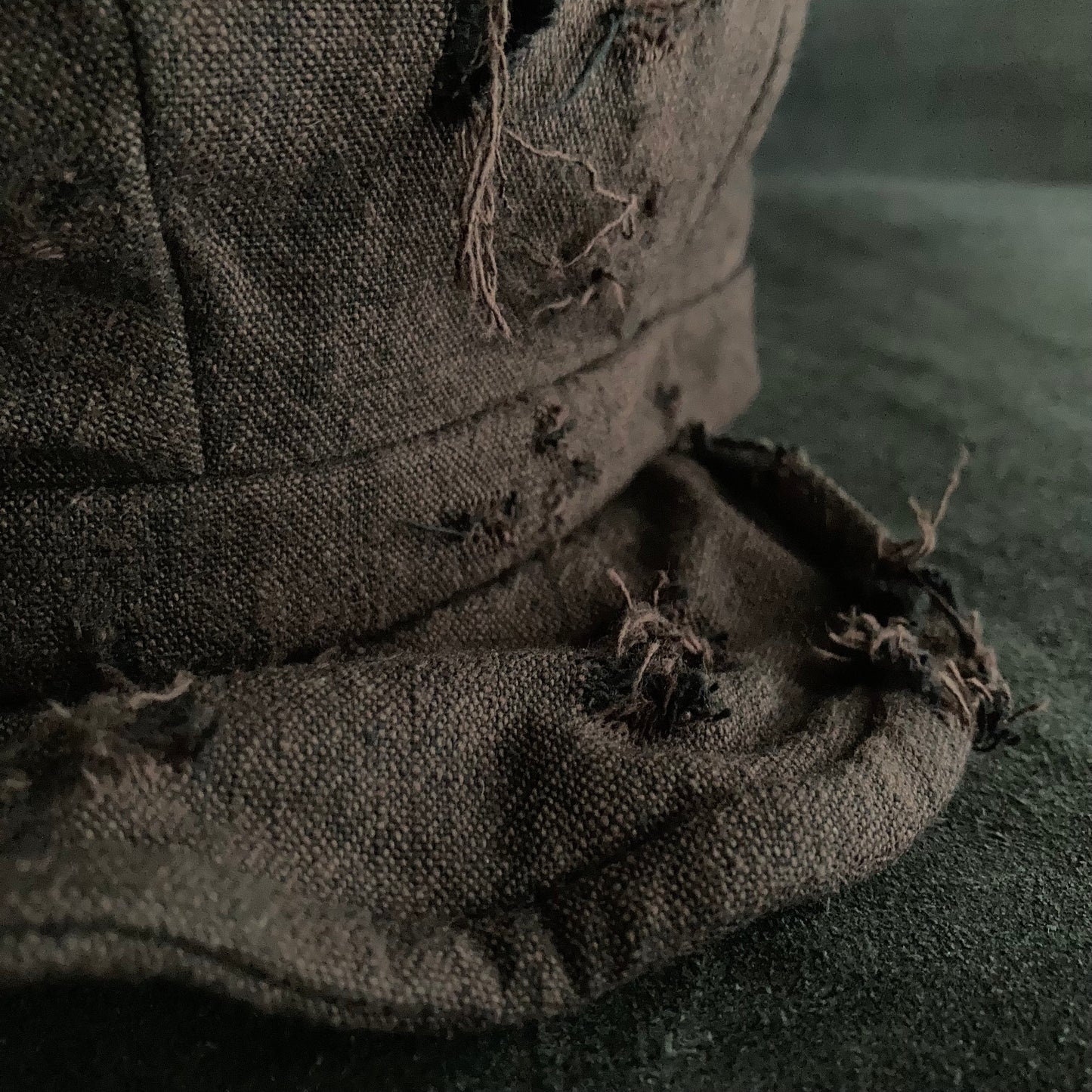 Slab brown damage  casquette