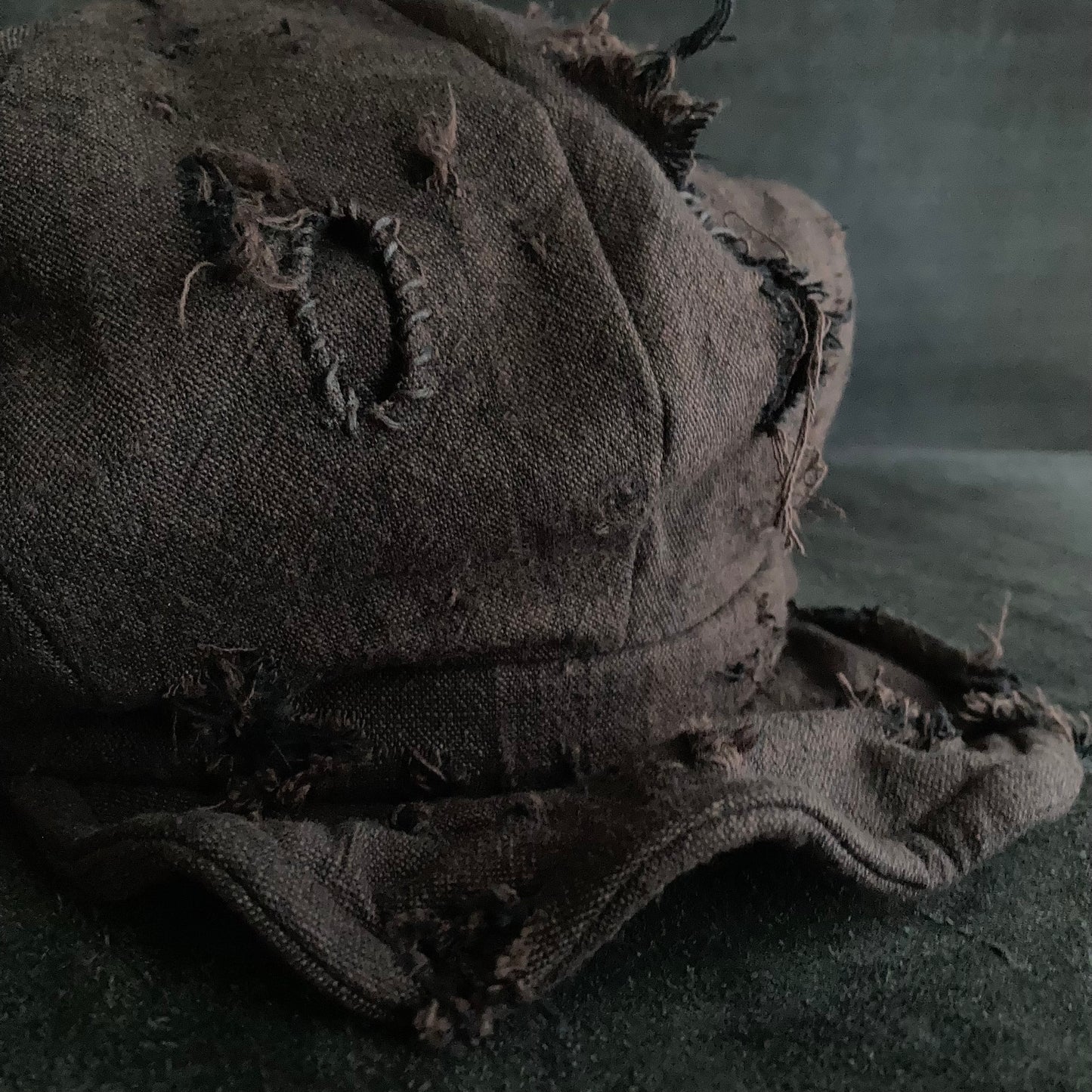 Slab brown damage  casquette