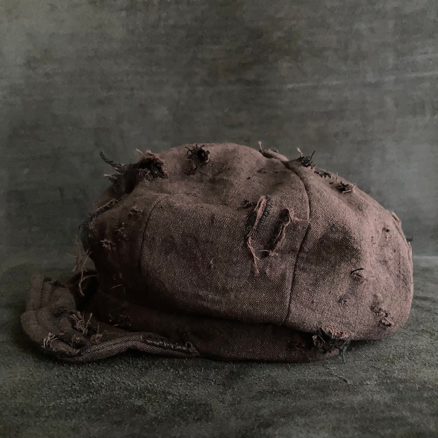 Slab brown damage  casquette